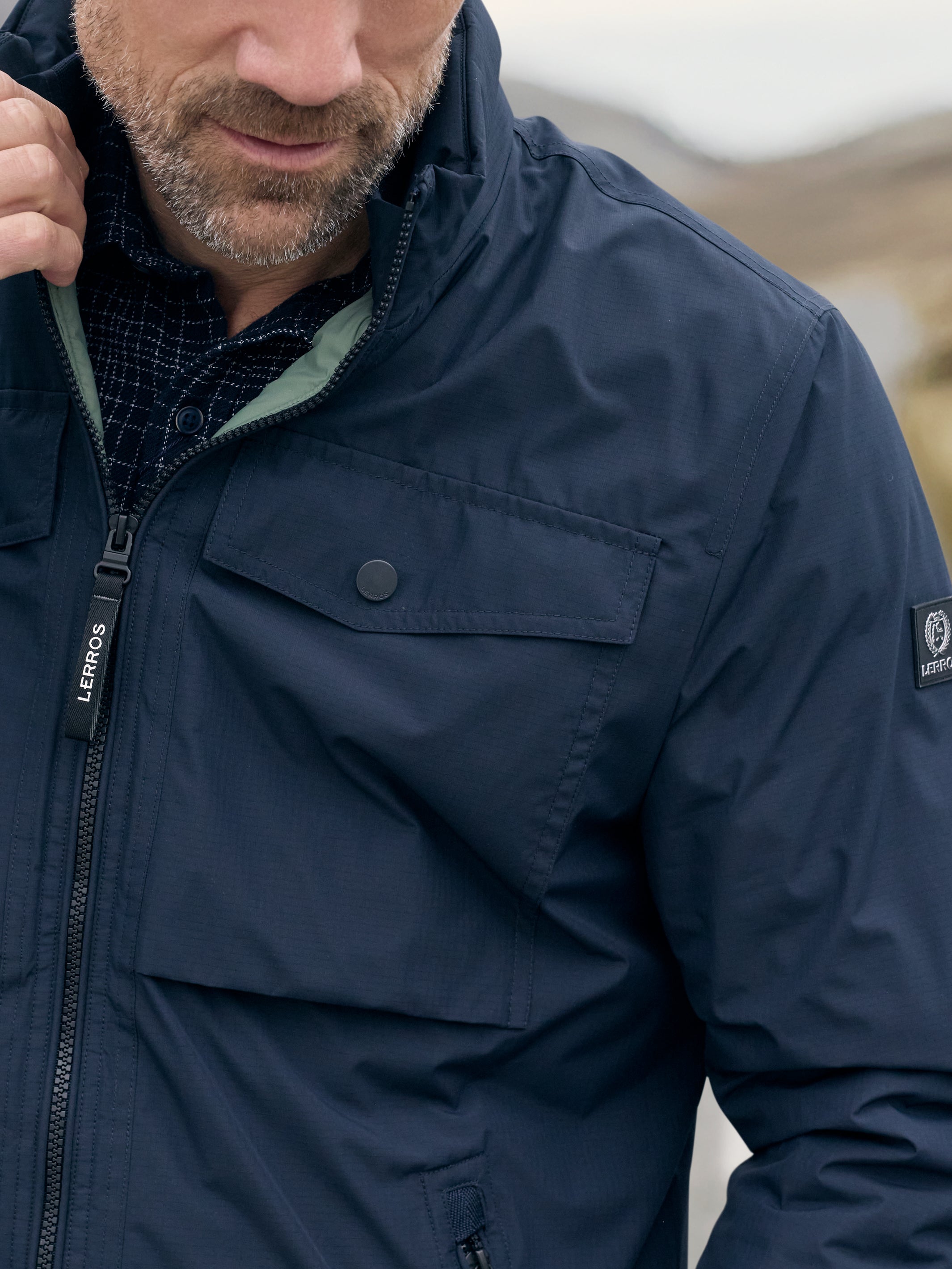 Leicht wattierter Blouson mit hochschließendem Kragen
