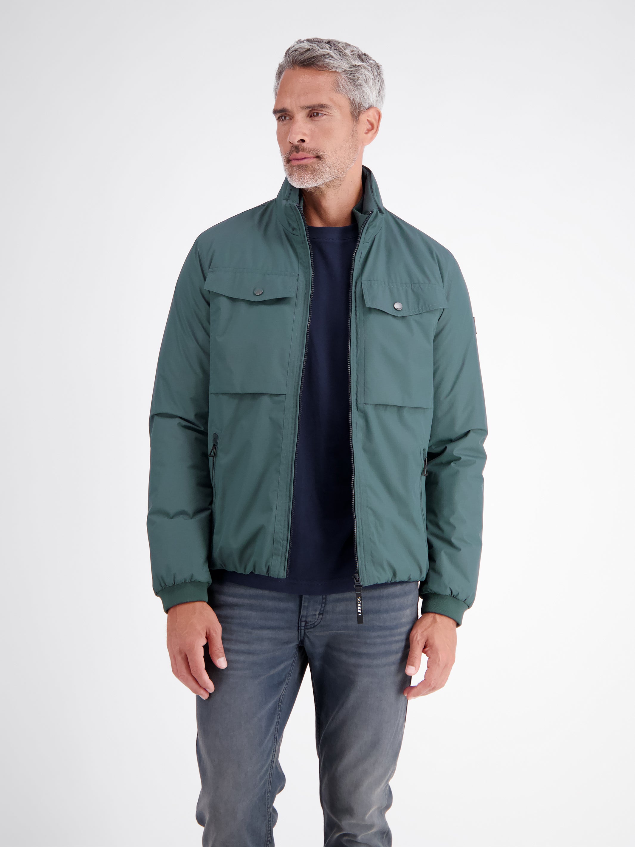 Leicht wattierter Blouson mit hochschließendem Kragen