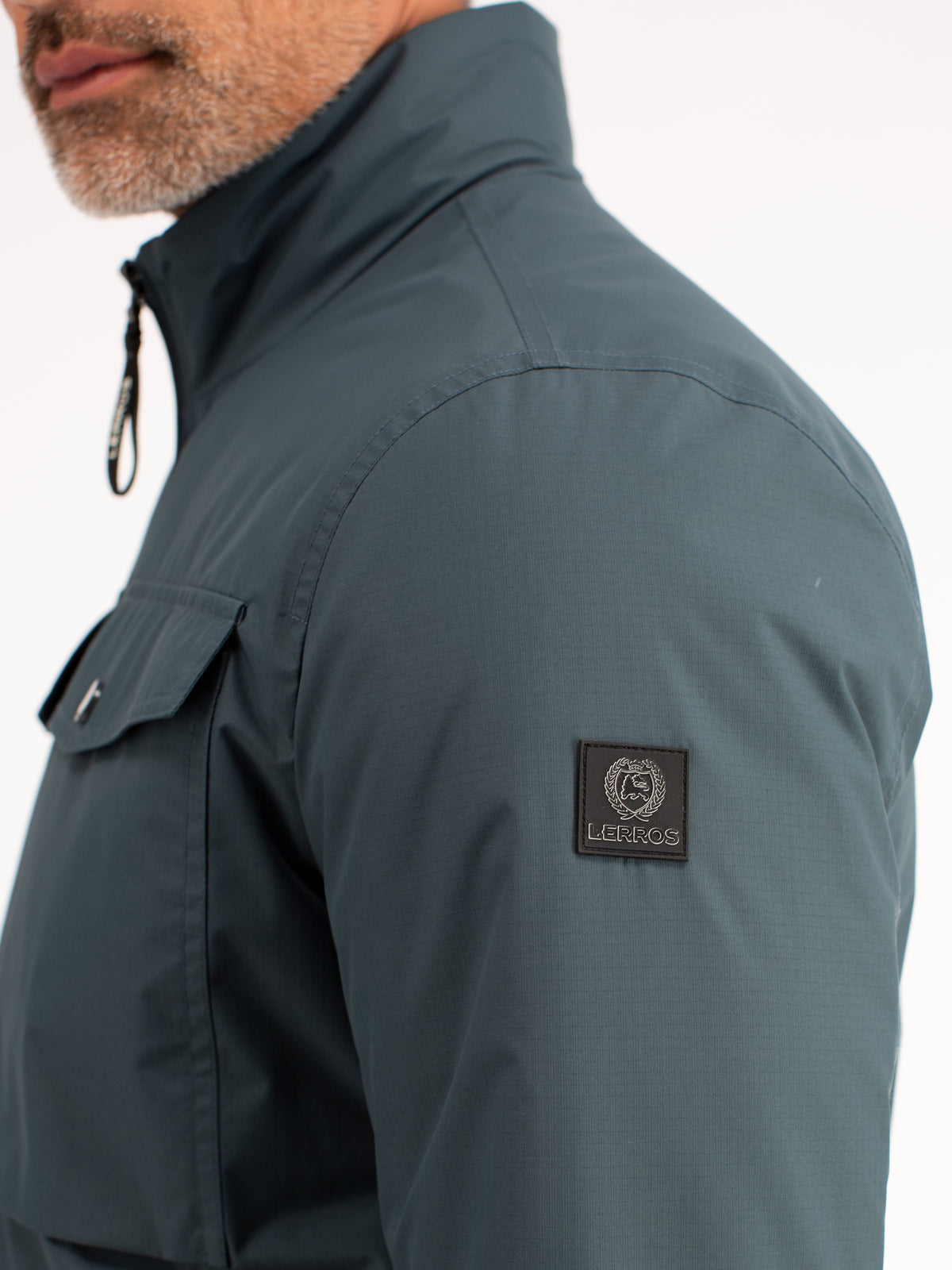 Leicht wattierter Blouson mit hochschließendem Kragen