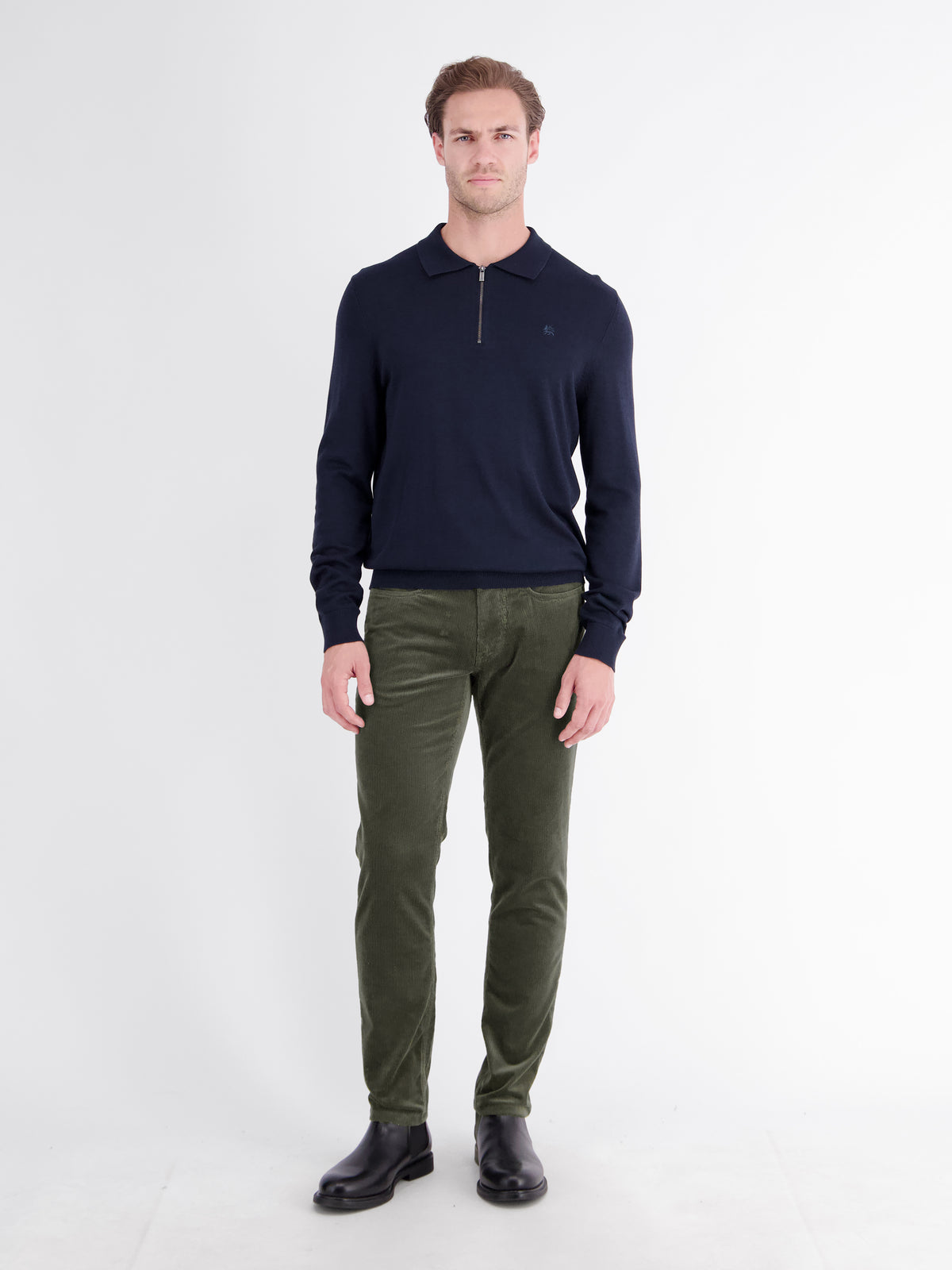 Casual and comfortable corduroy trousers in Baxter style