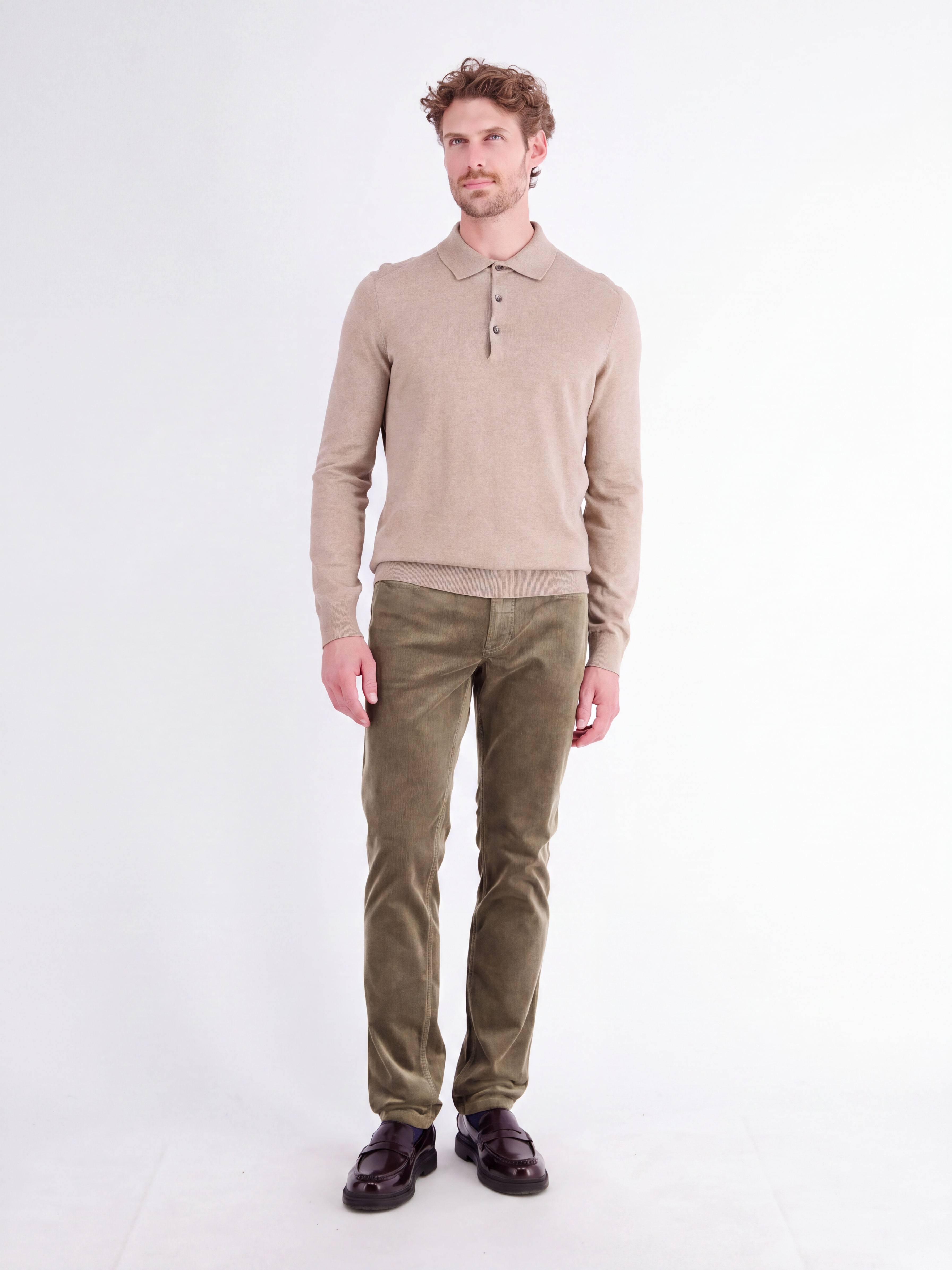 Casual and comfortable corduroy trousers in Baxter style
