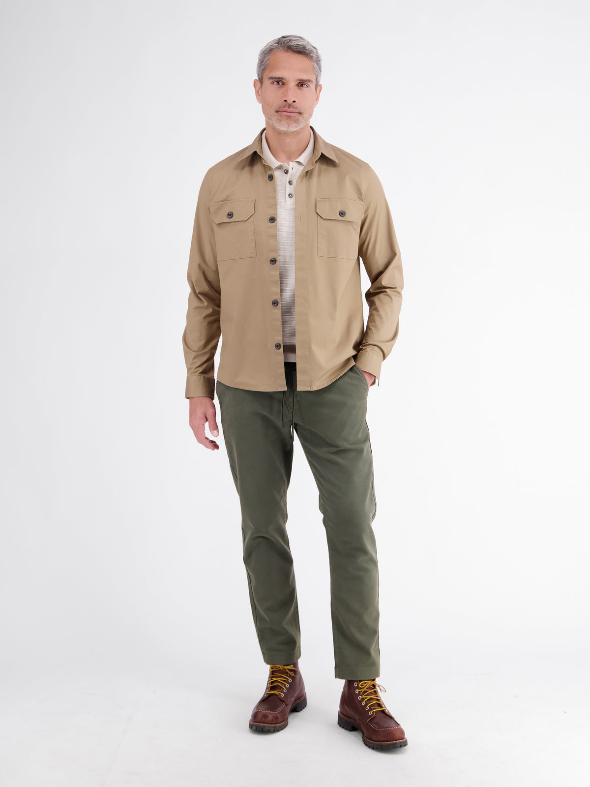Casual chinos made from shape-retaining fabric with a drawstring waist