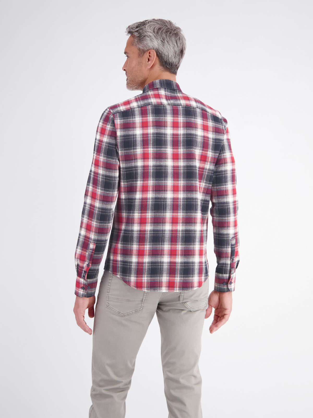 Classic checked shirt in pure cotton with a waffle texture