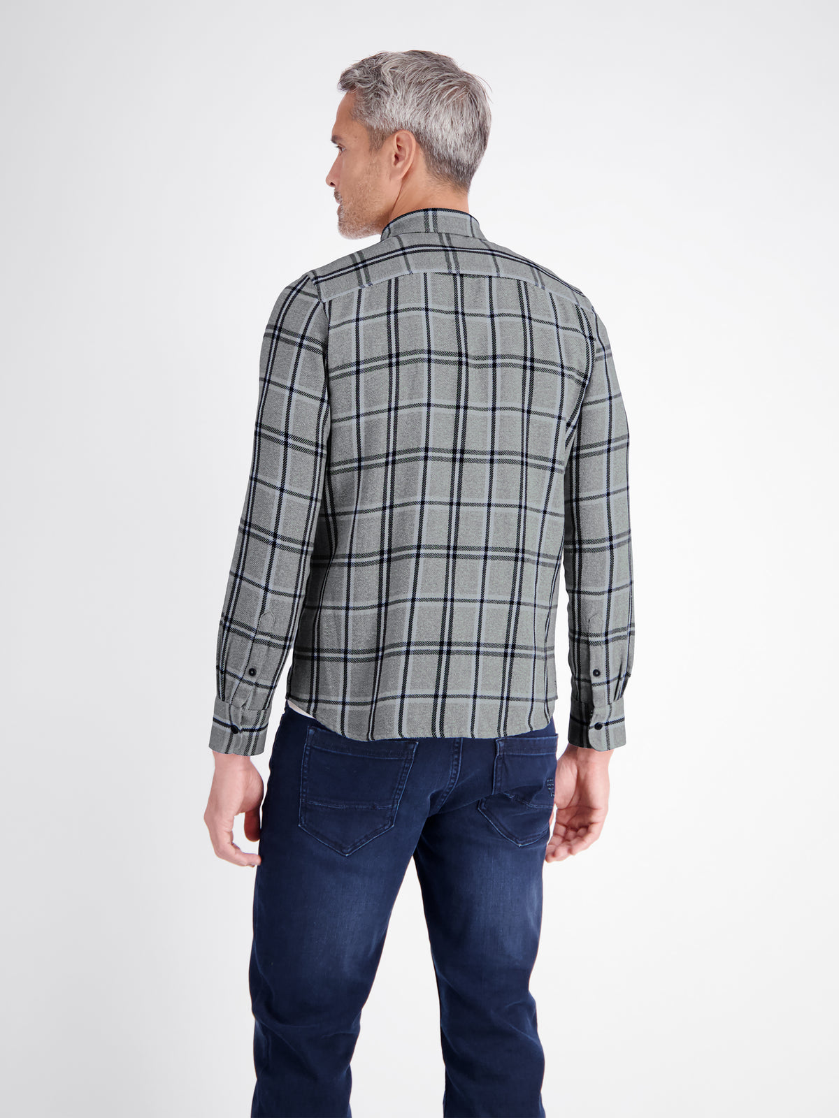 Casual plaid shirt made of high-quality cotton