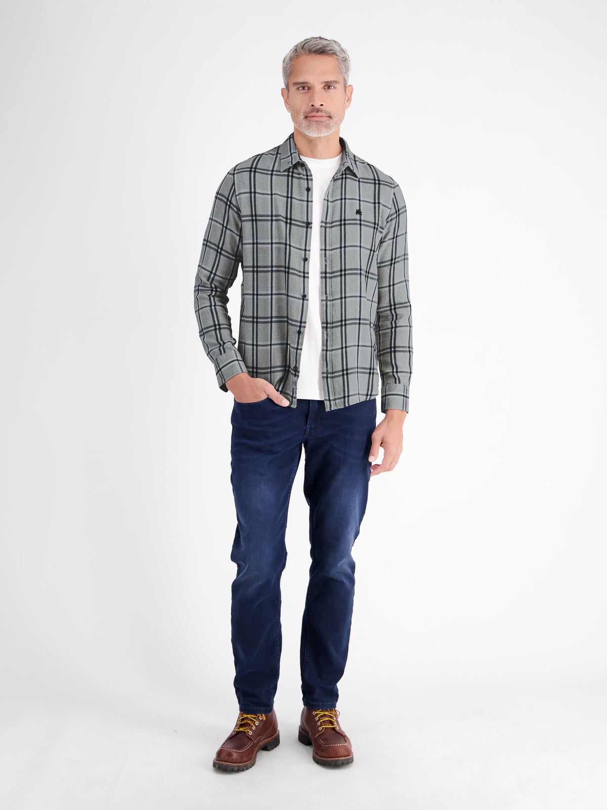 Casual plaid shirt made of high-quality cotton