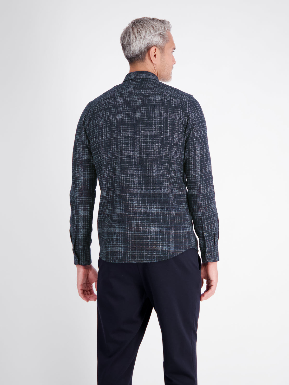 Men's cotton shirt with sophisticated plaid pattern
