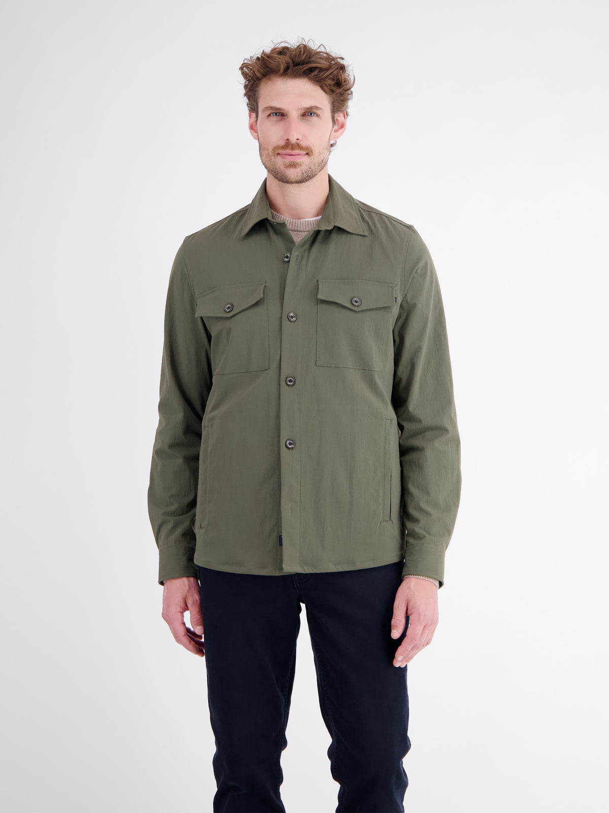 Sporty men's shirt made of durable fabric