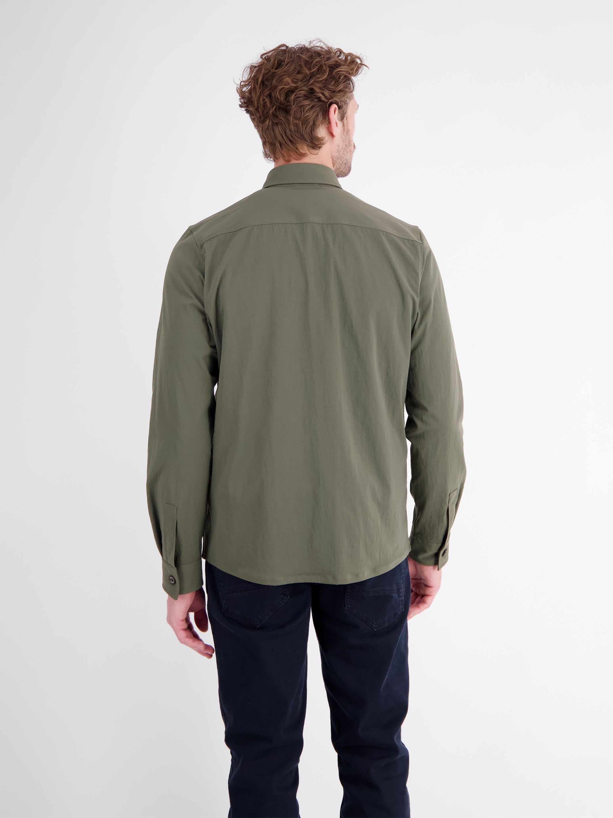 Sporty men's shirt made of durable fabric