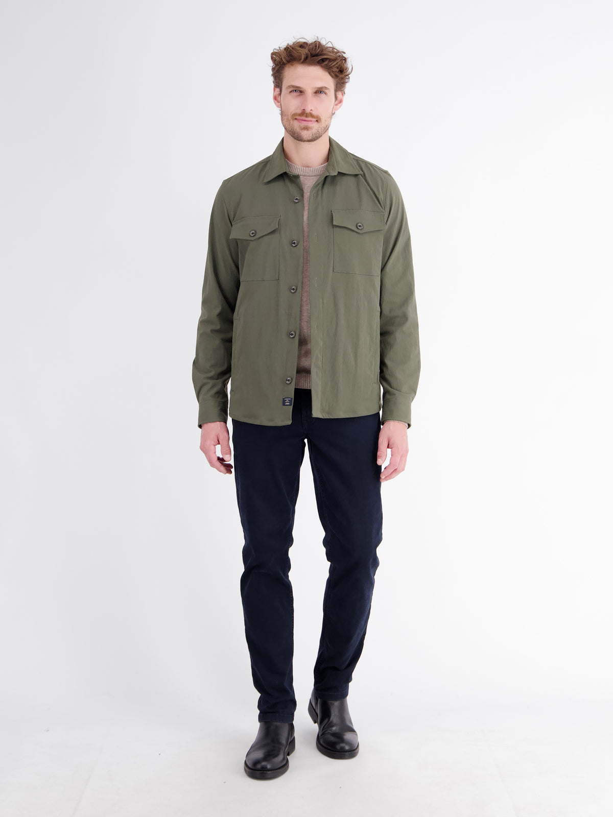 Sporty men's shirt made of durable fabric