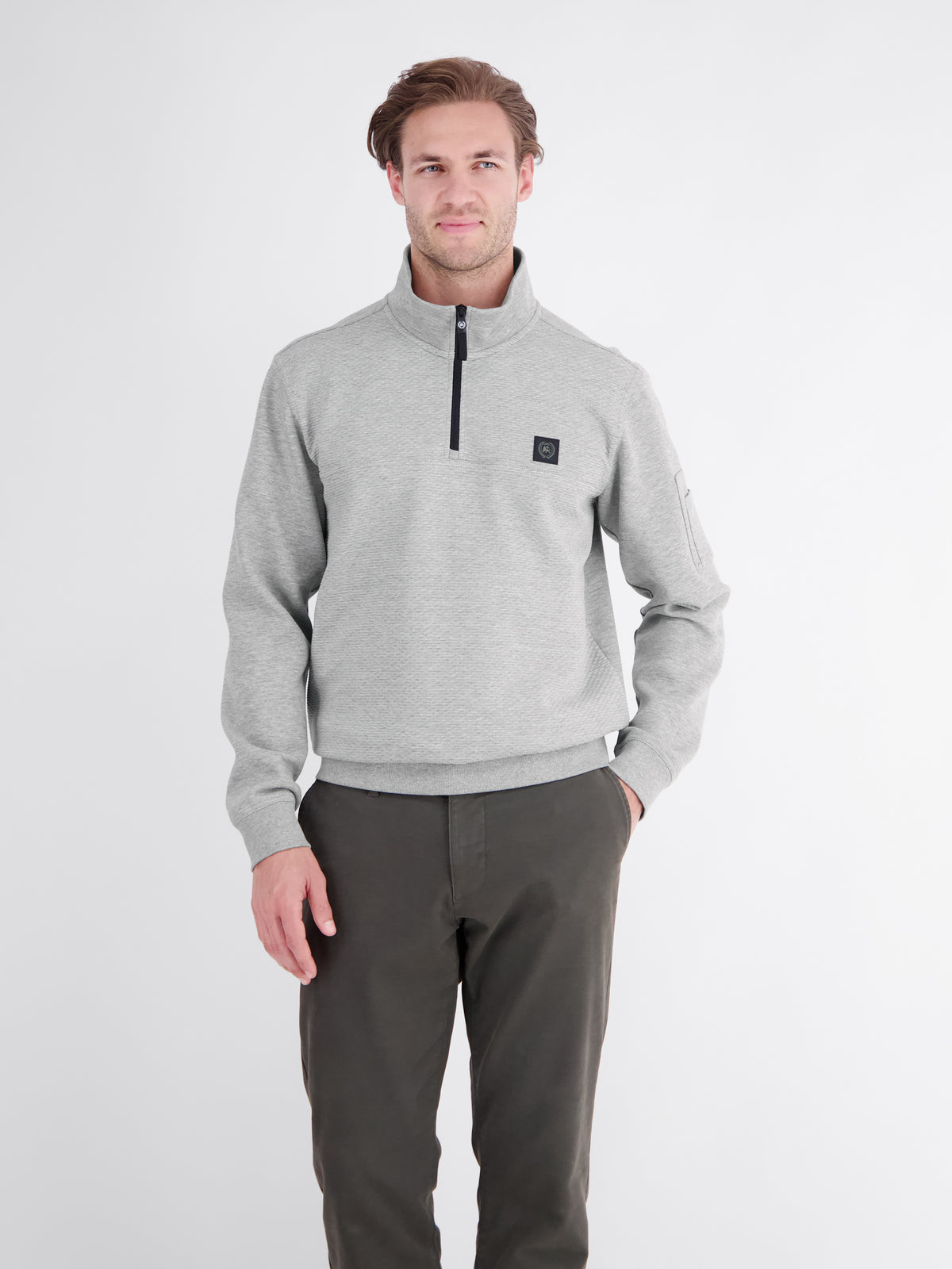 High-quality Troyer made from blended fabric with a fine ribbed structure