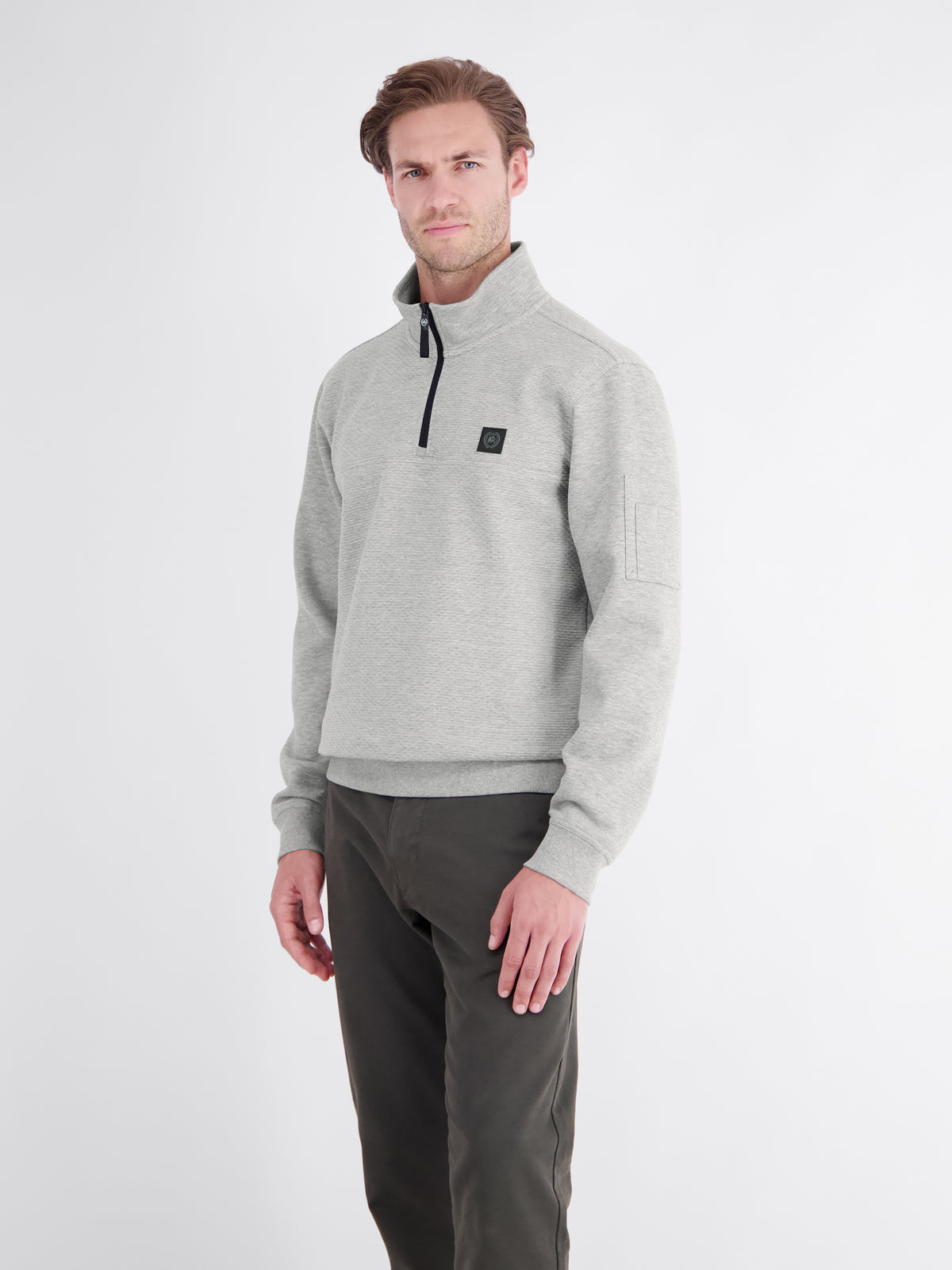 High-quality Troyer made from blended fabric with a fine ribbed structure