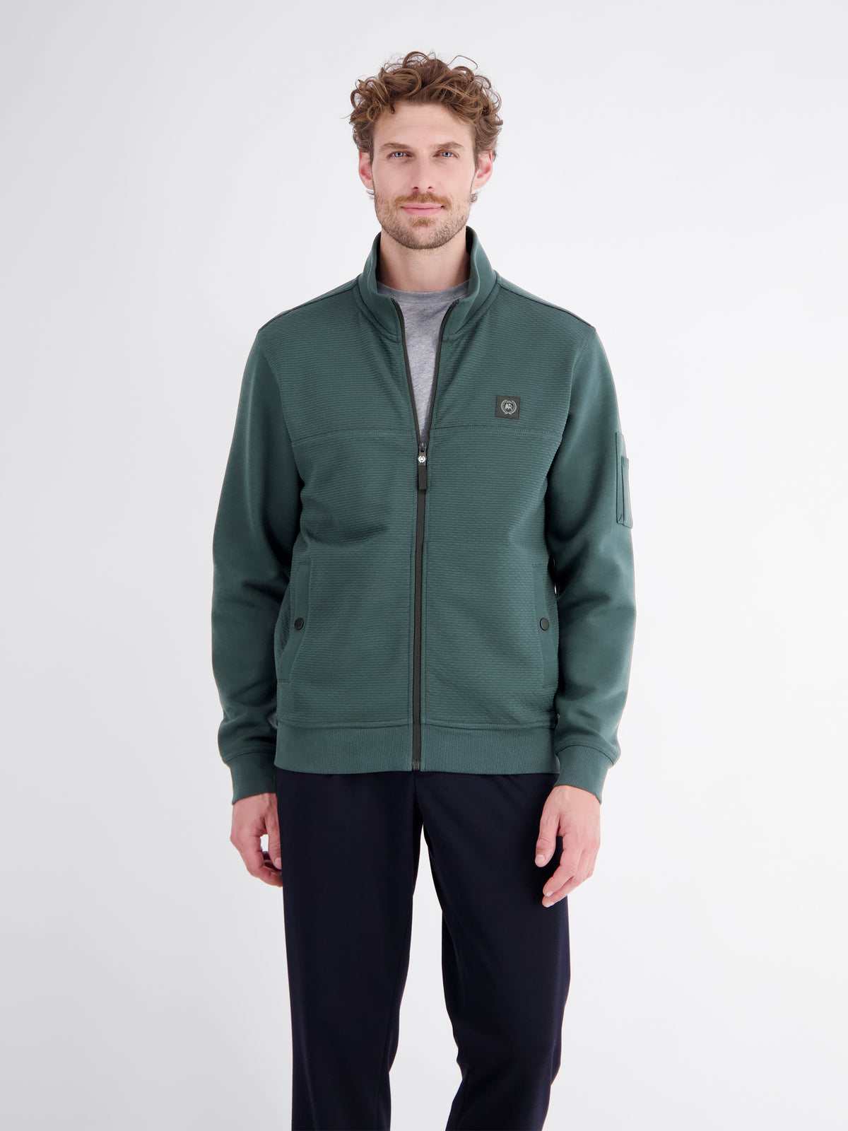 Sweatjacke mit Stehkragen und Oberarmtasche
