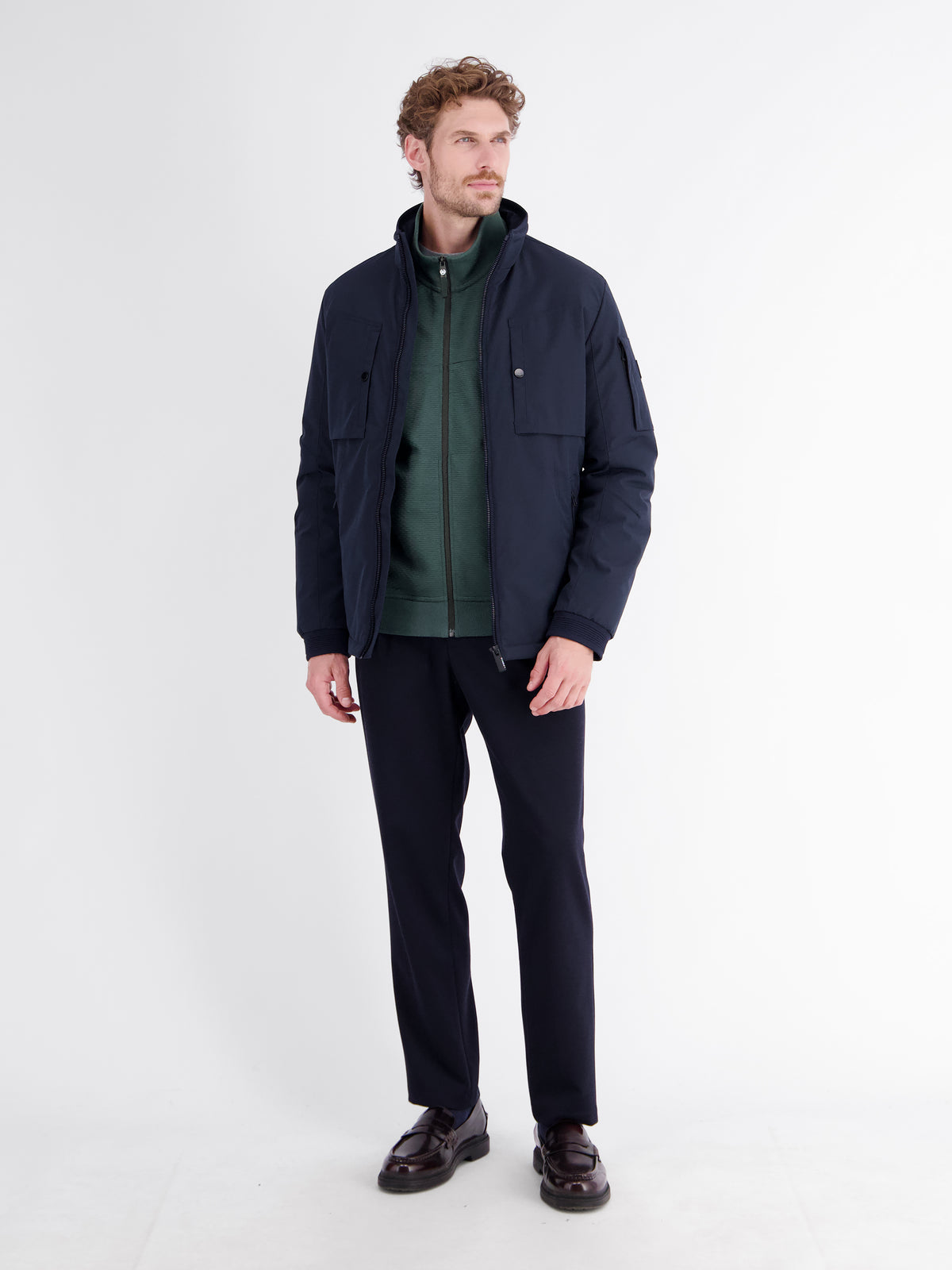 Sweatjacke mit Stehkragen und Oberarmtasche