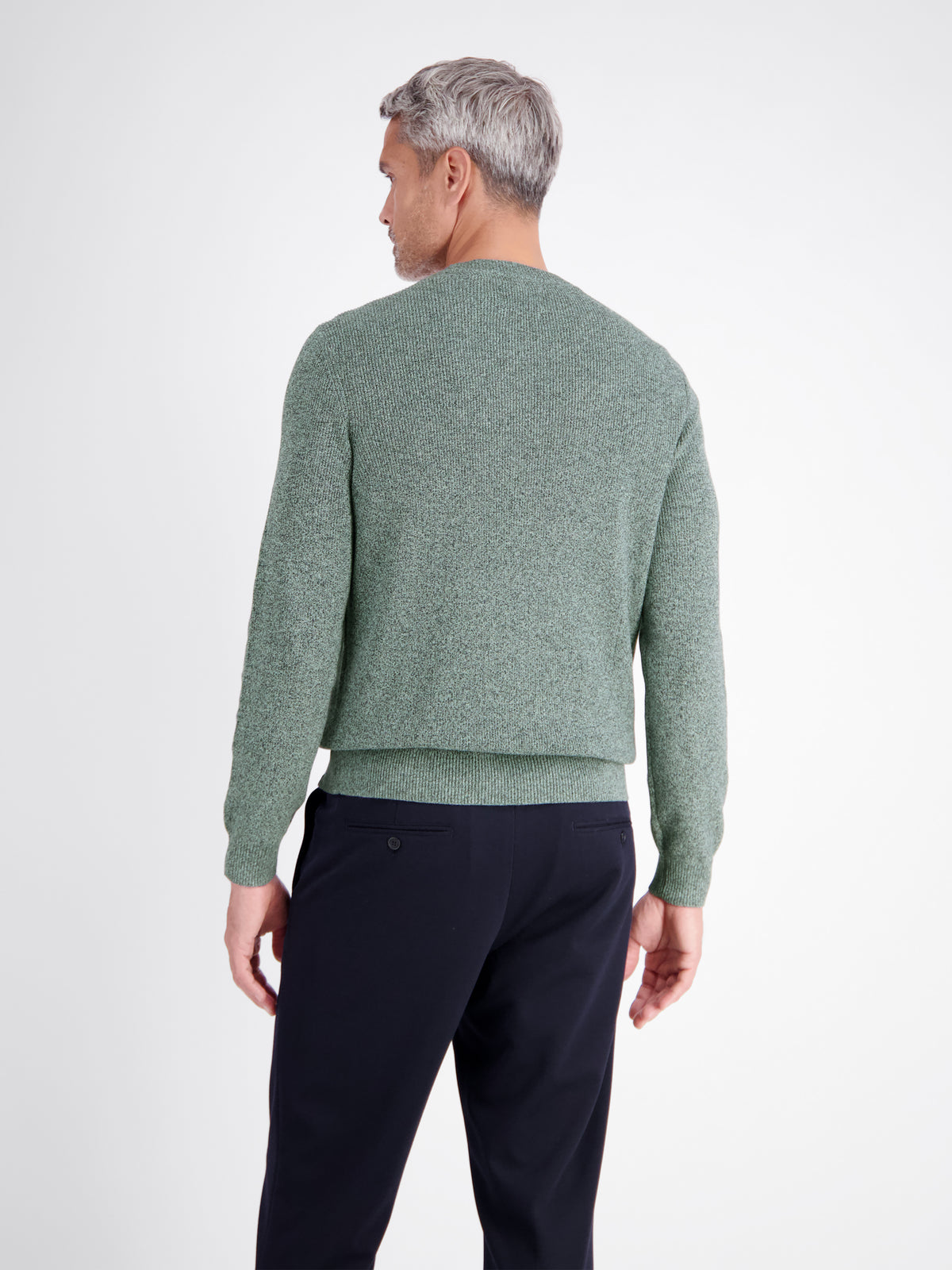 Stylish knit sweater with a comfortable crew neck