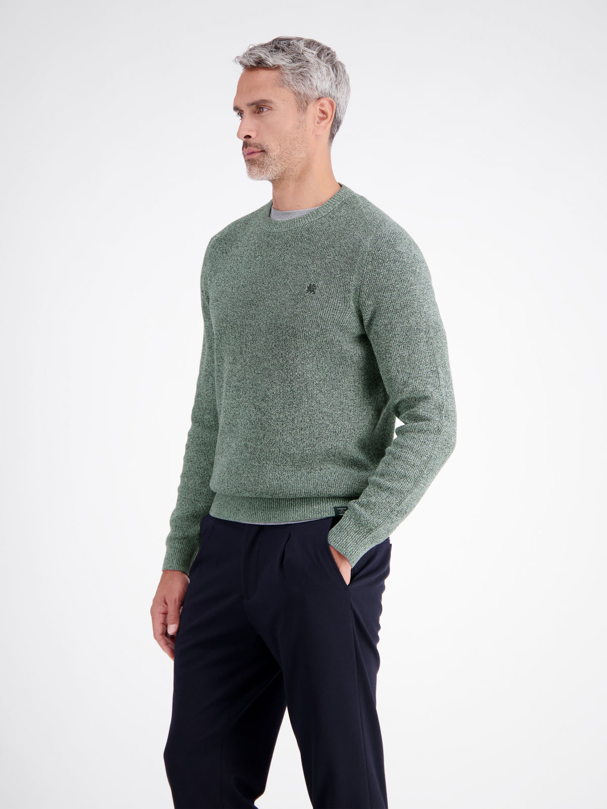 Stylish knit sweater with a comfortable crew neck
