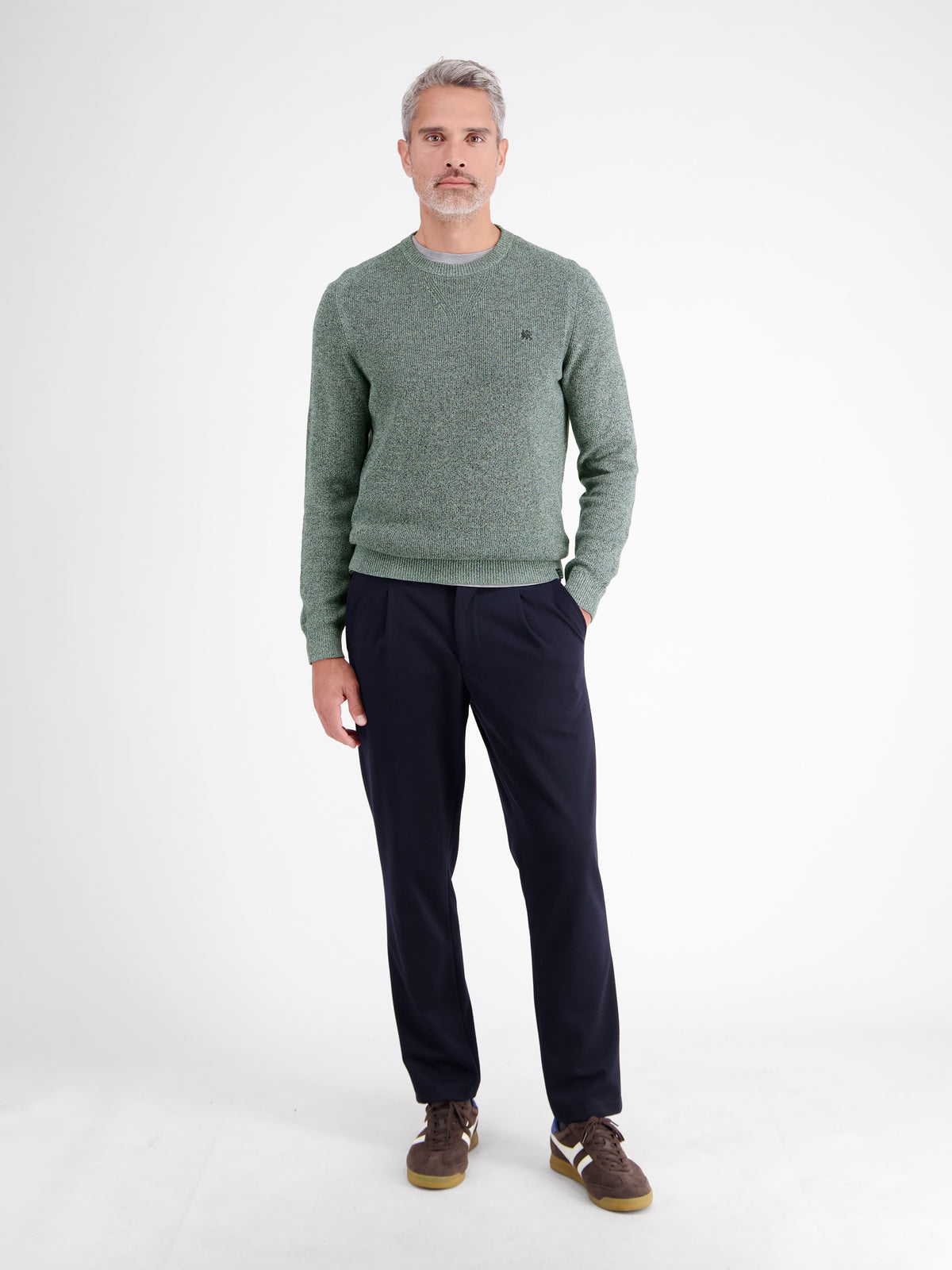Stylish knit sweater with a comfortable crew neck