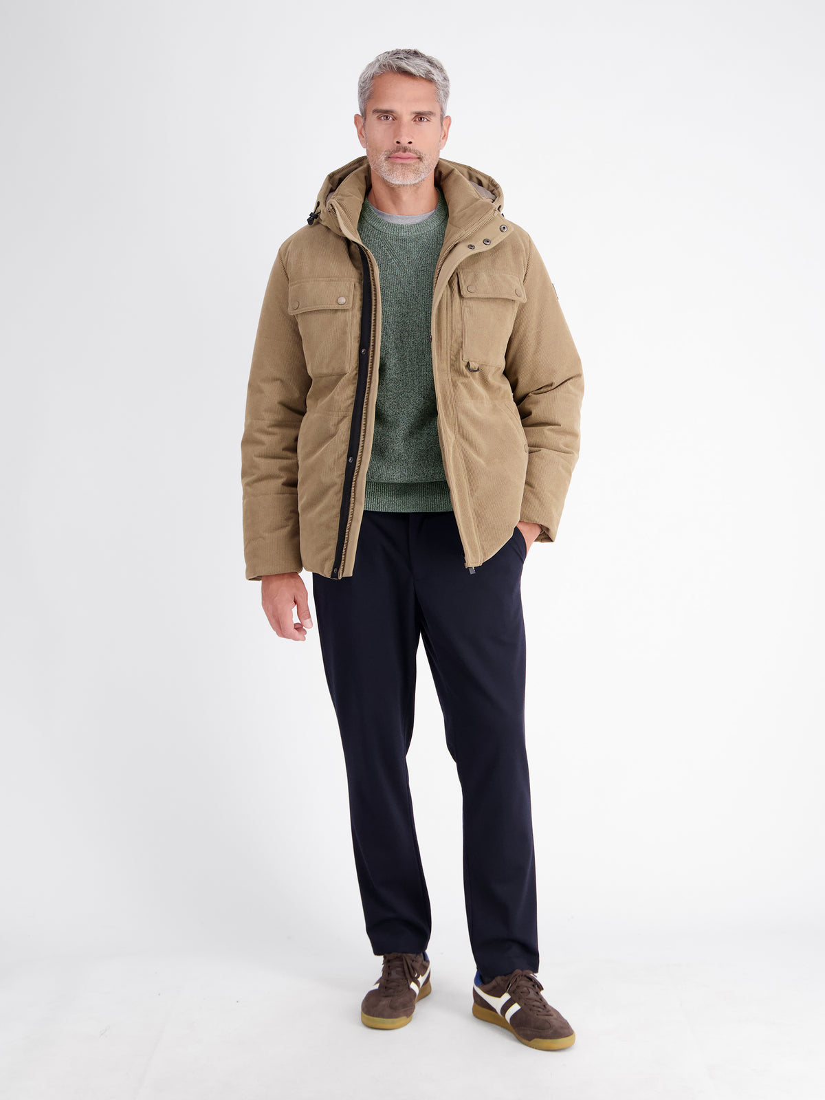 Stylish knit sweater with a comfortable crew neck