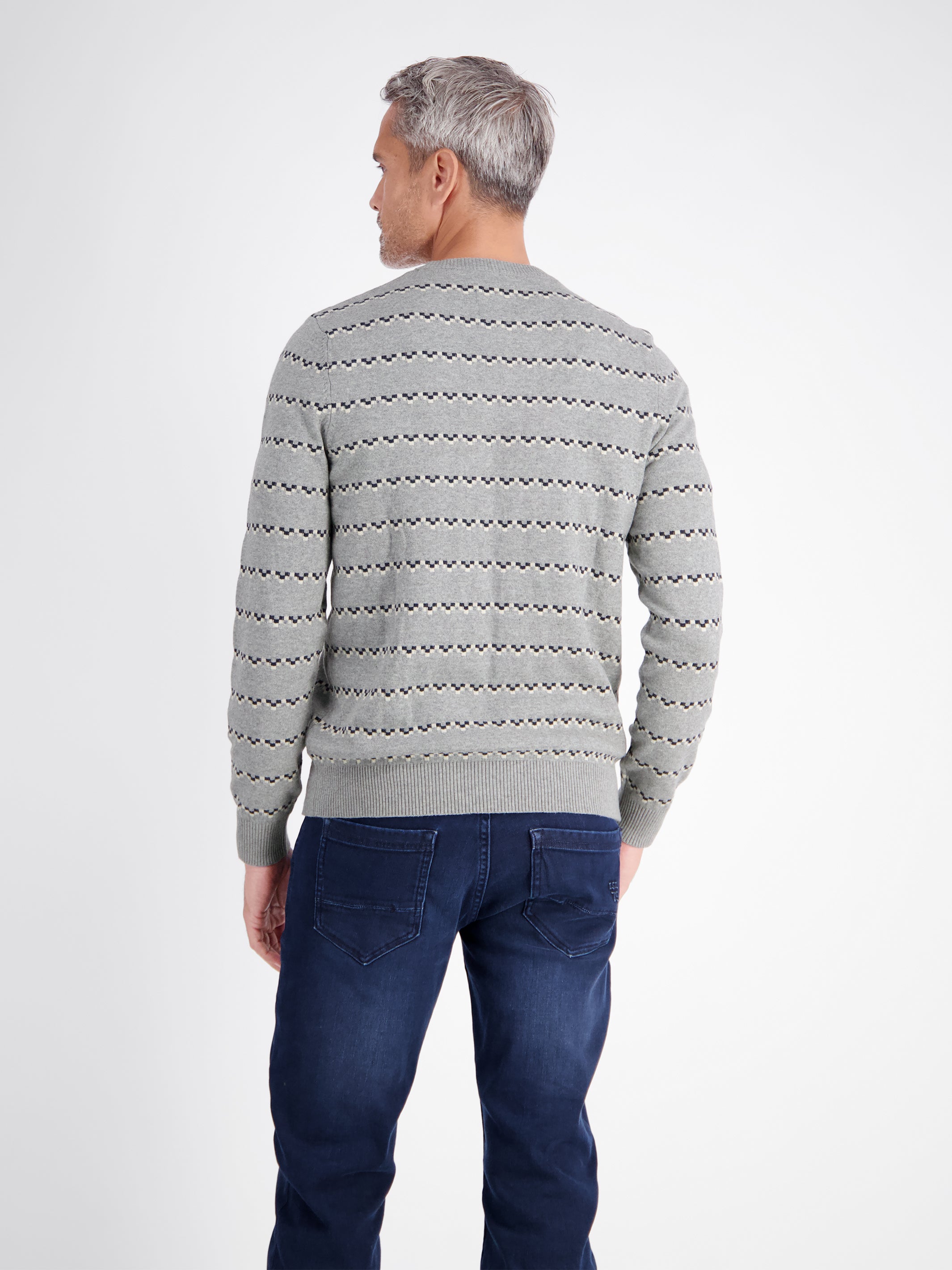 Sweater with geometric pattern in a blended fabric