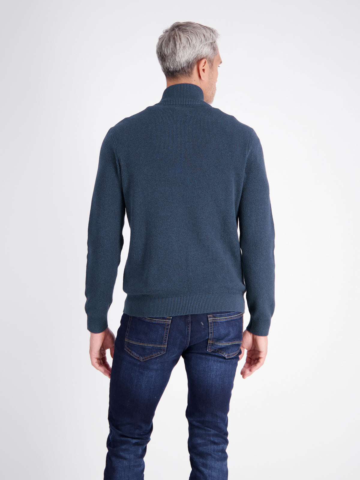 Strickjacke mit Frontreißverschluss und Stehkragen
