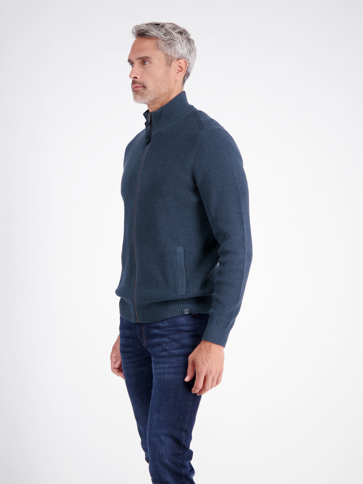 Strickjacke mit Frontreißverschluss und Stehkragen