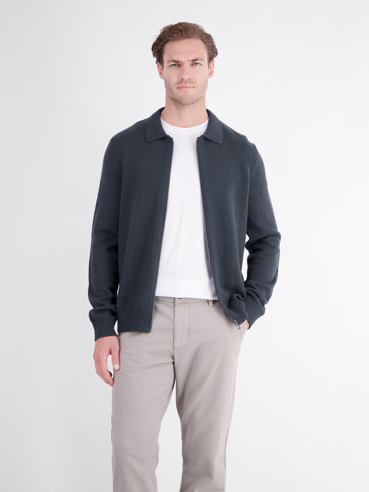 Strickjacke mit markantem Umschlagkragen