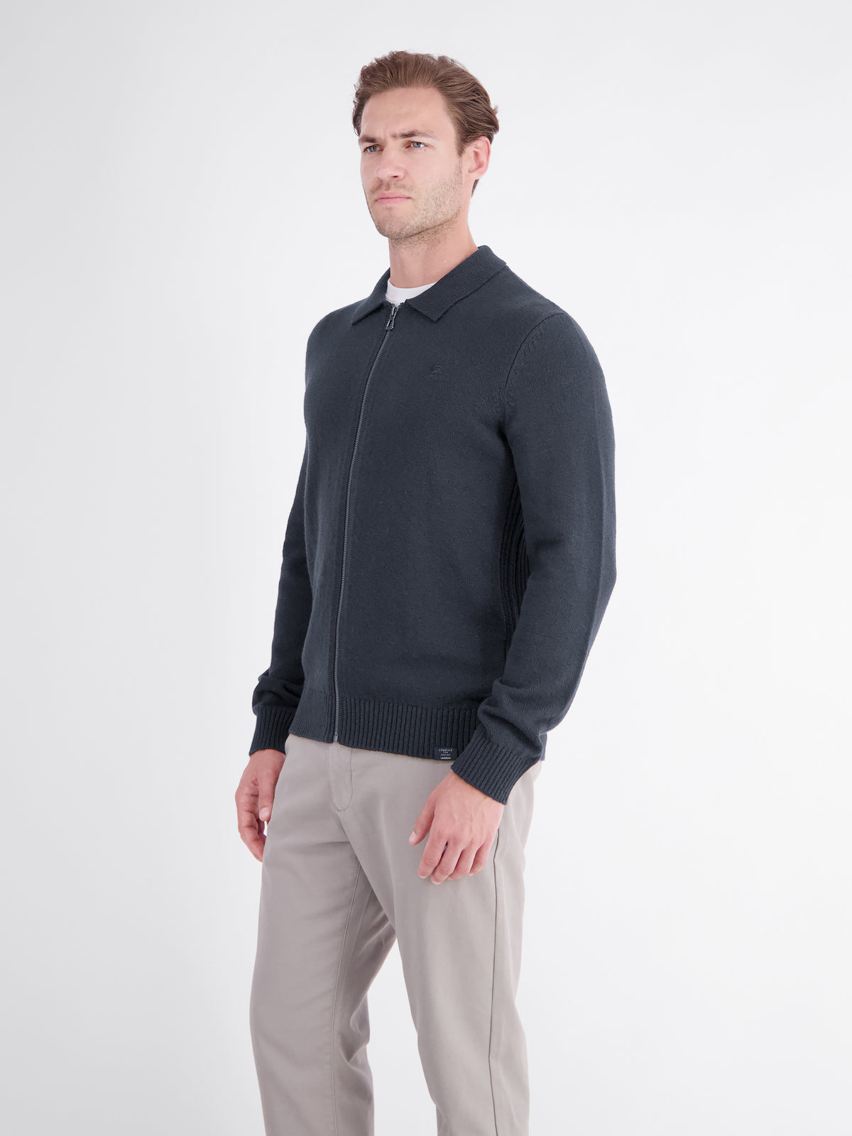 Strickjacke mit markantem Umschlagkragen