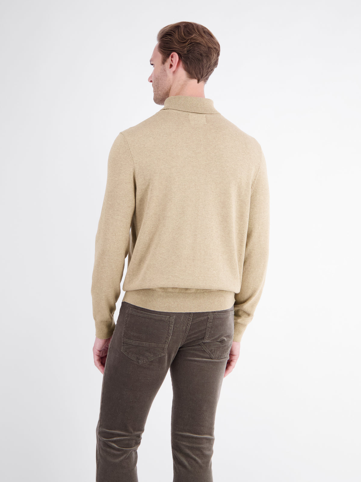 Elegant roll-neck knit sweater made of pure cotton
