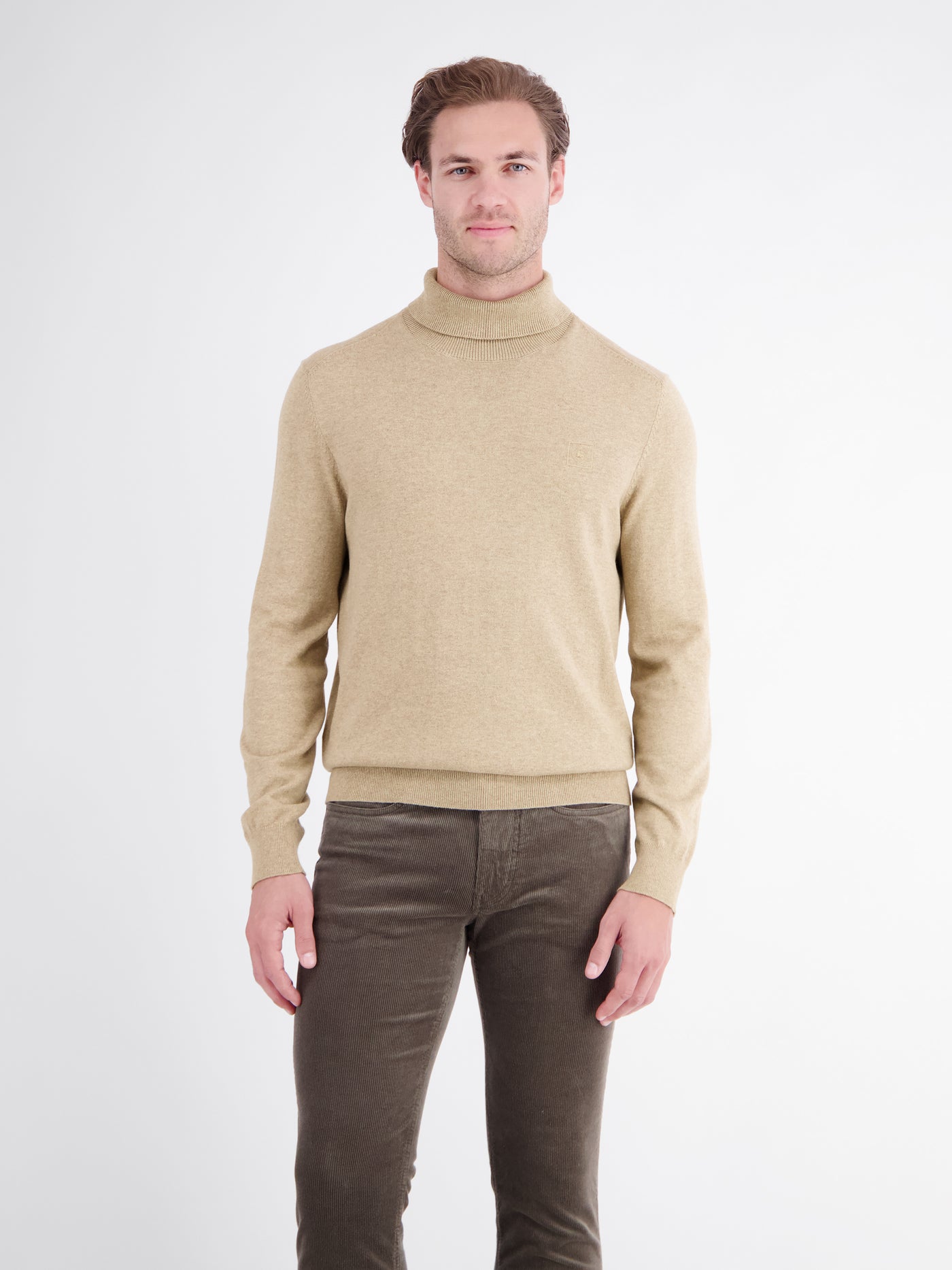 Elegant roll-neck knit sweater made of pure cotton