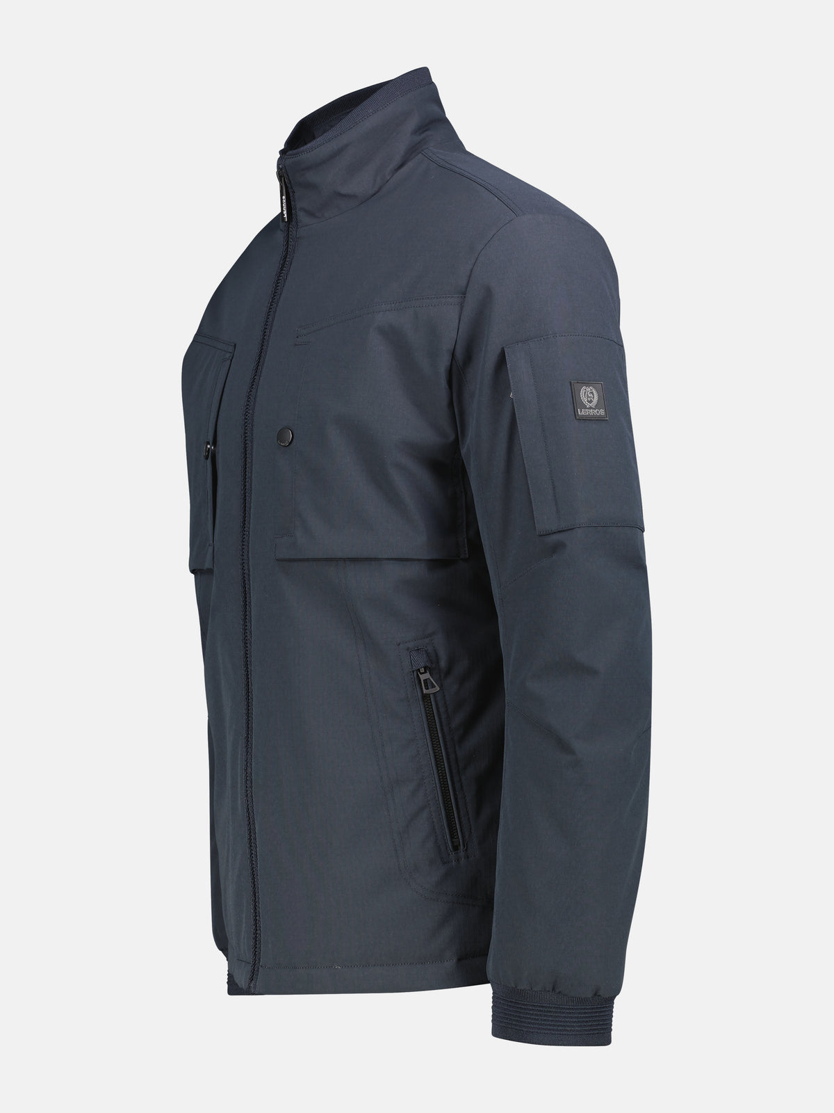 Sporty jacket made of flexible synthetic fiber with lining