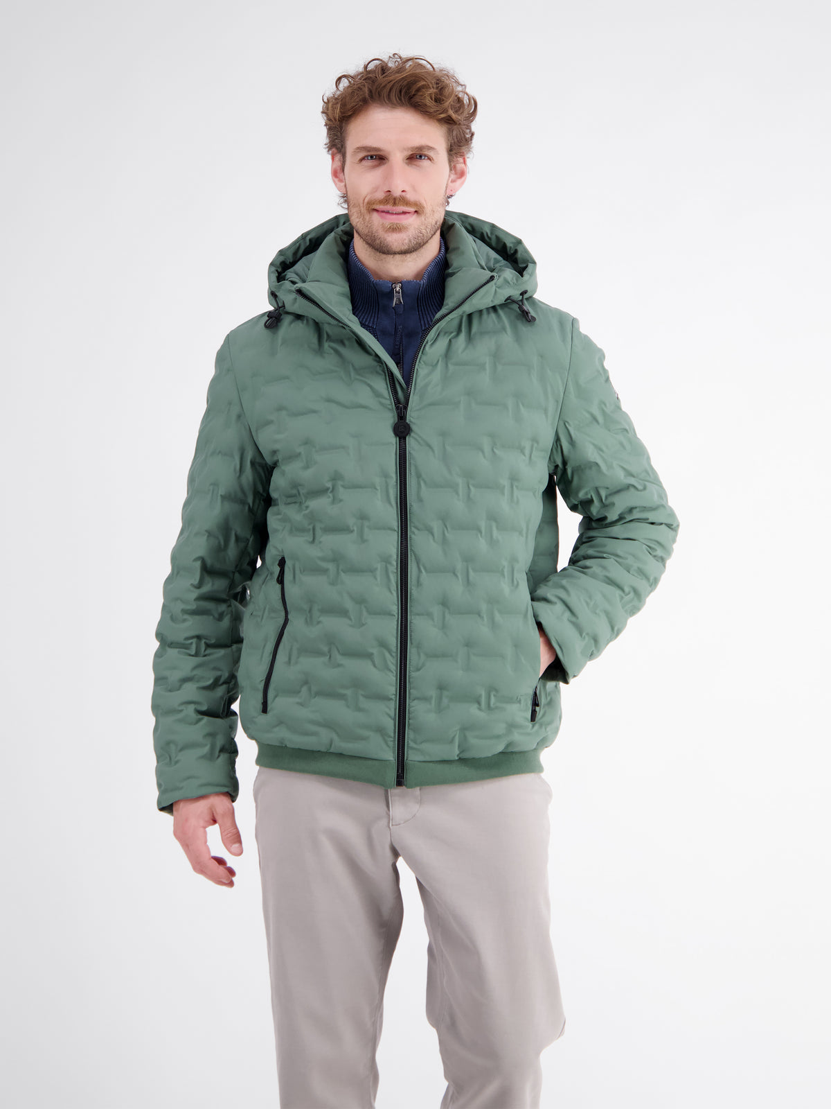 Wärmende Funktions-Steppjacke mit abnehmbarer Kapuze