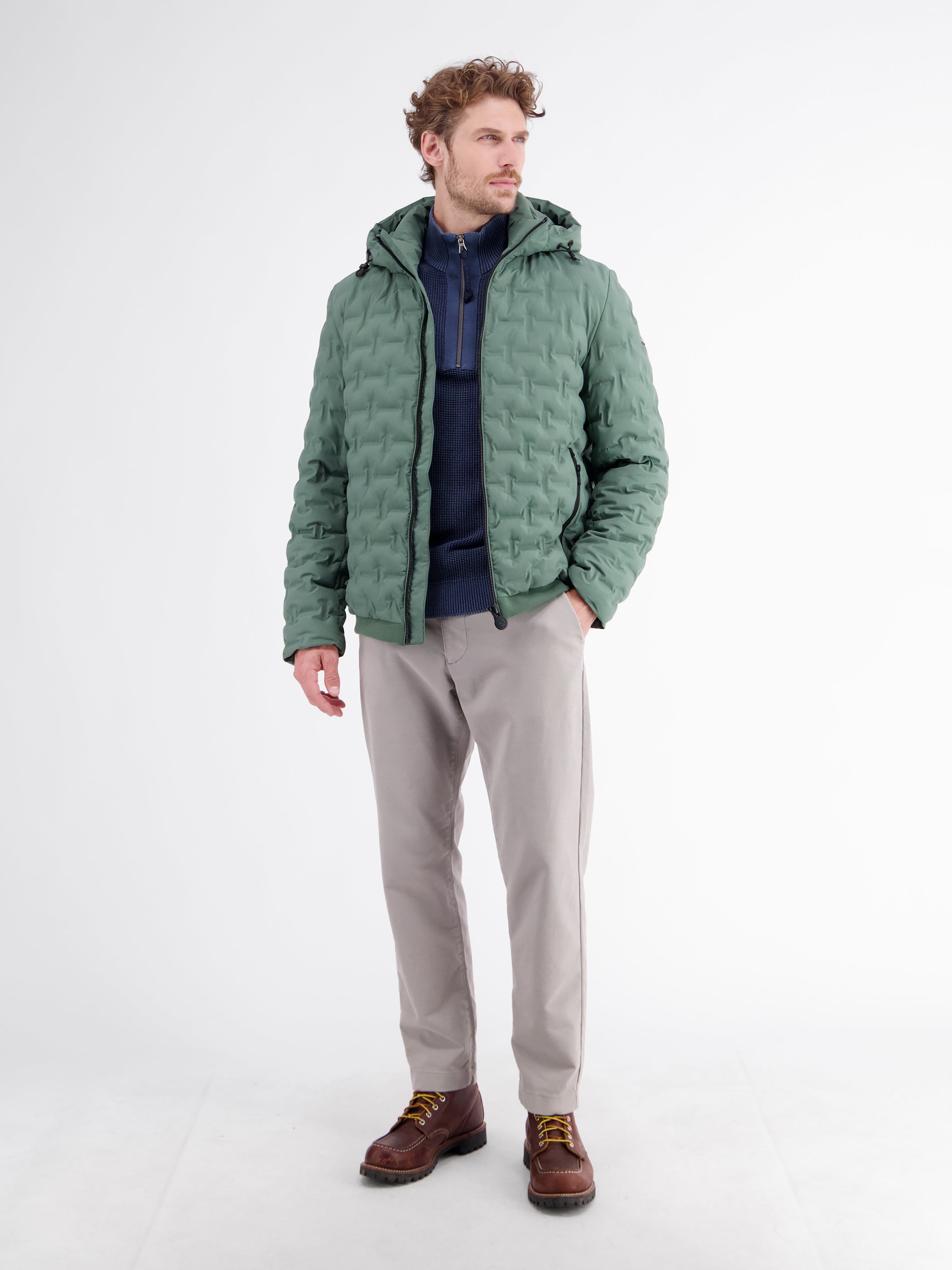 Wärmende Funktions-Steppjacke mit abnehmbarer Kapuze