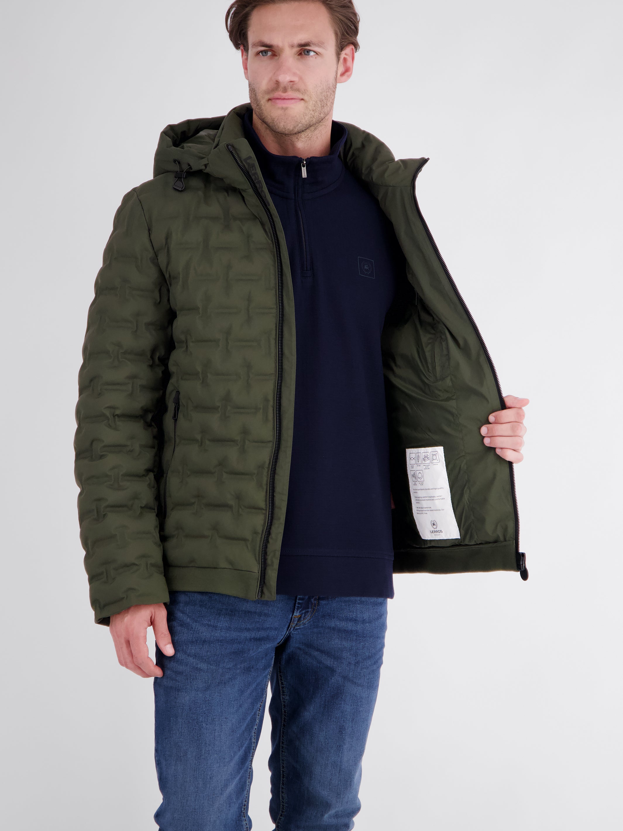 Wärmende Funktions-Steppjacke mit abnehmbarer Kapuze