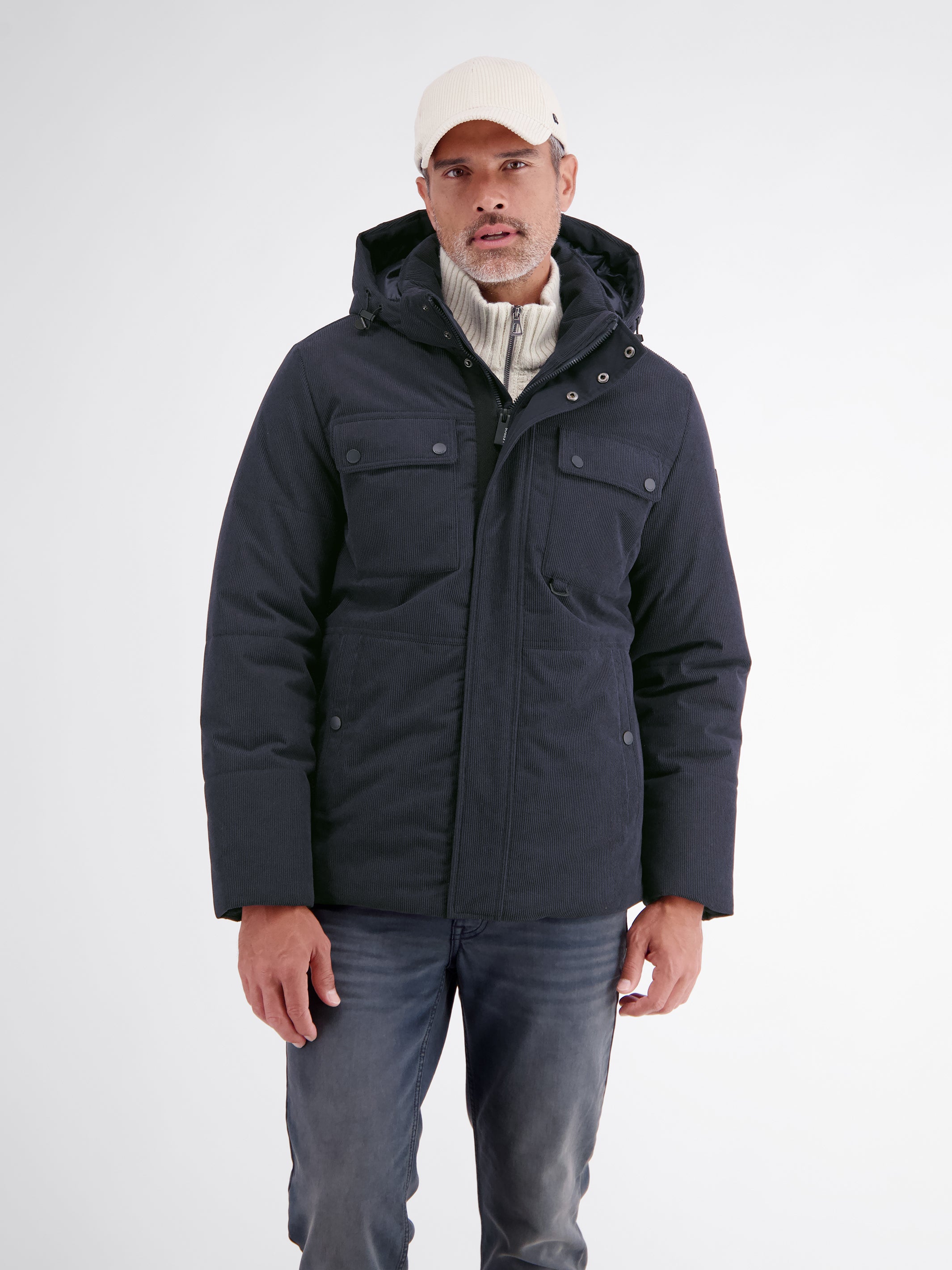 Functionele jas van wind- en waterafstotende corduroy stof