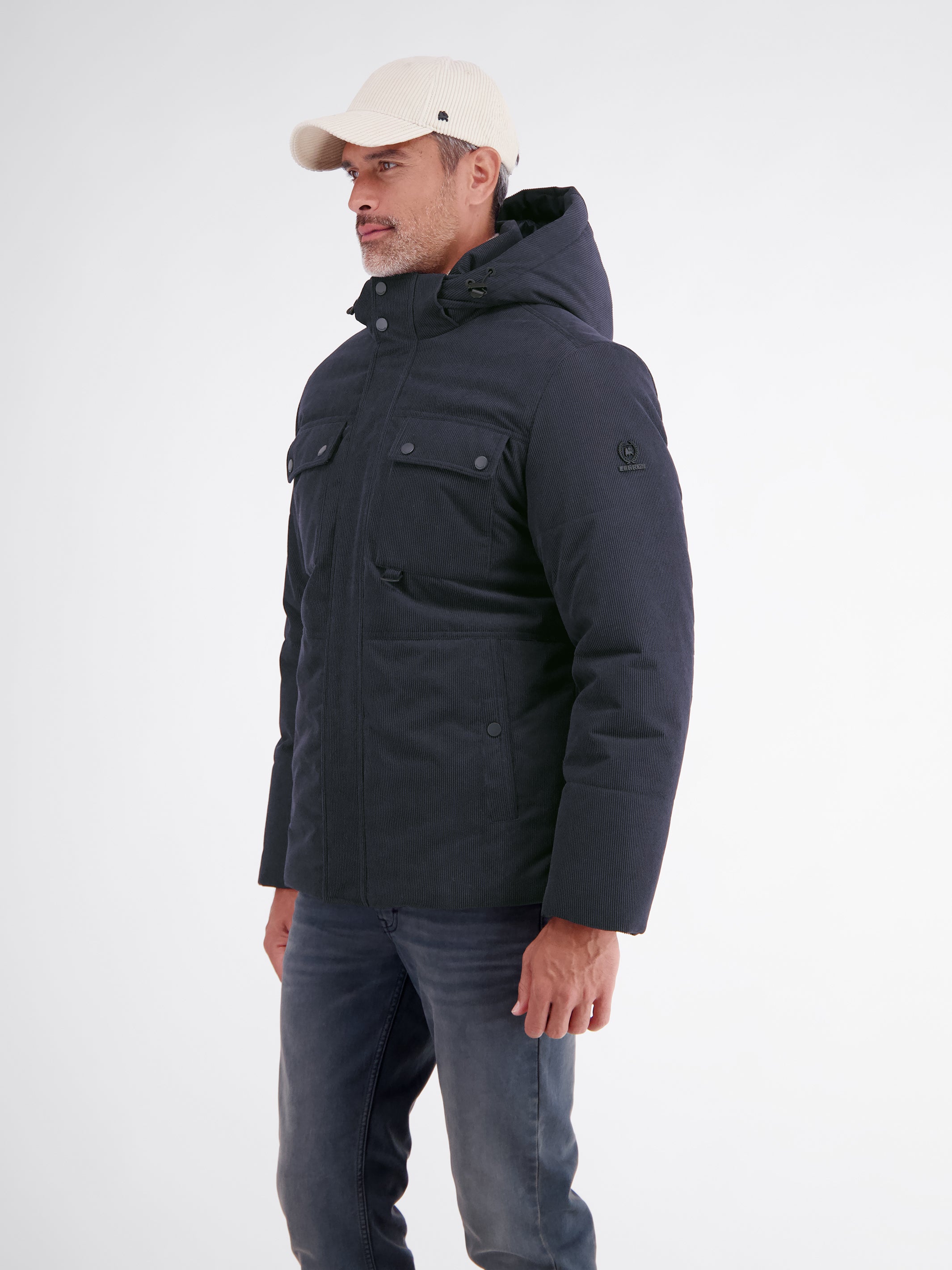 Functionele jas van wind- en waterafstotende corduroy stof