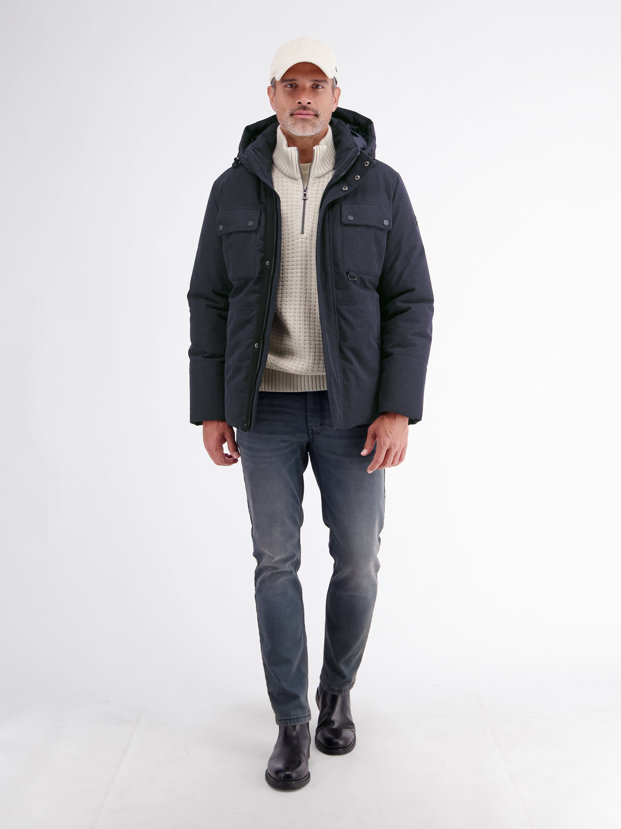 Functionele jas van wind- en waterafstotende corduroy stof