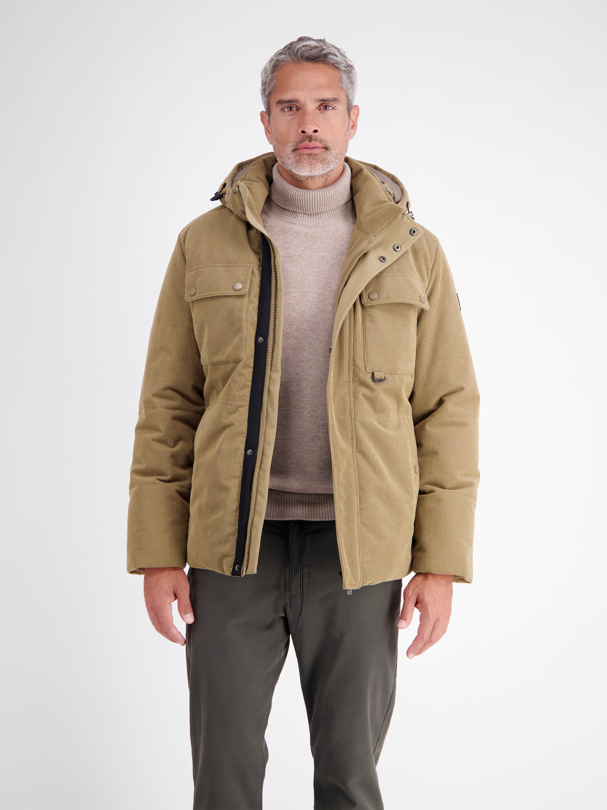 Functional jacket made of wind and water-repellent corduroy fabric