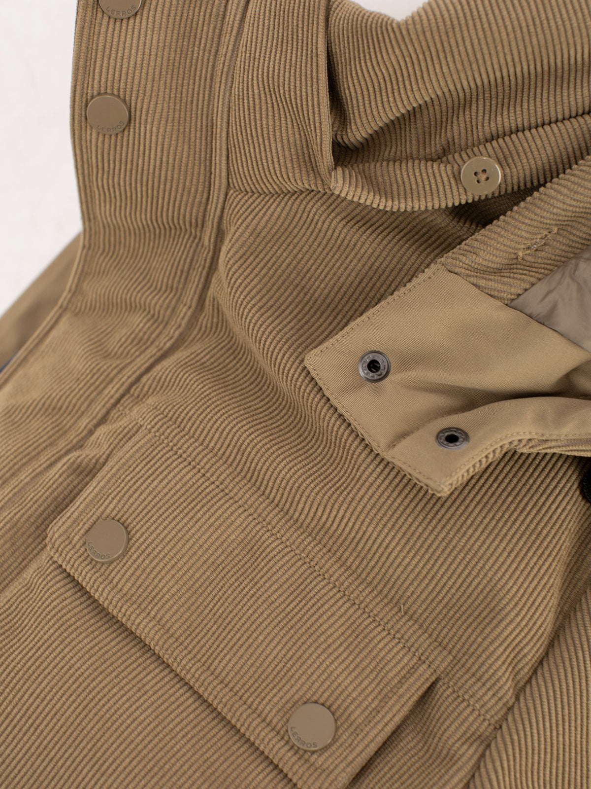 Functional jacket made of wind and water-repellent corduroy fabric