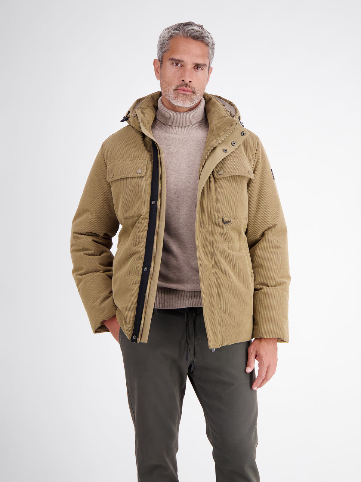 Functionele jas van wind- en waterafstotende corduroy stof