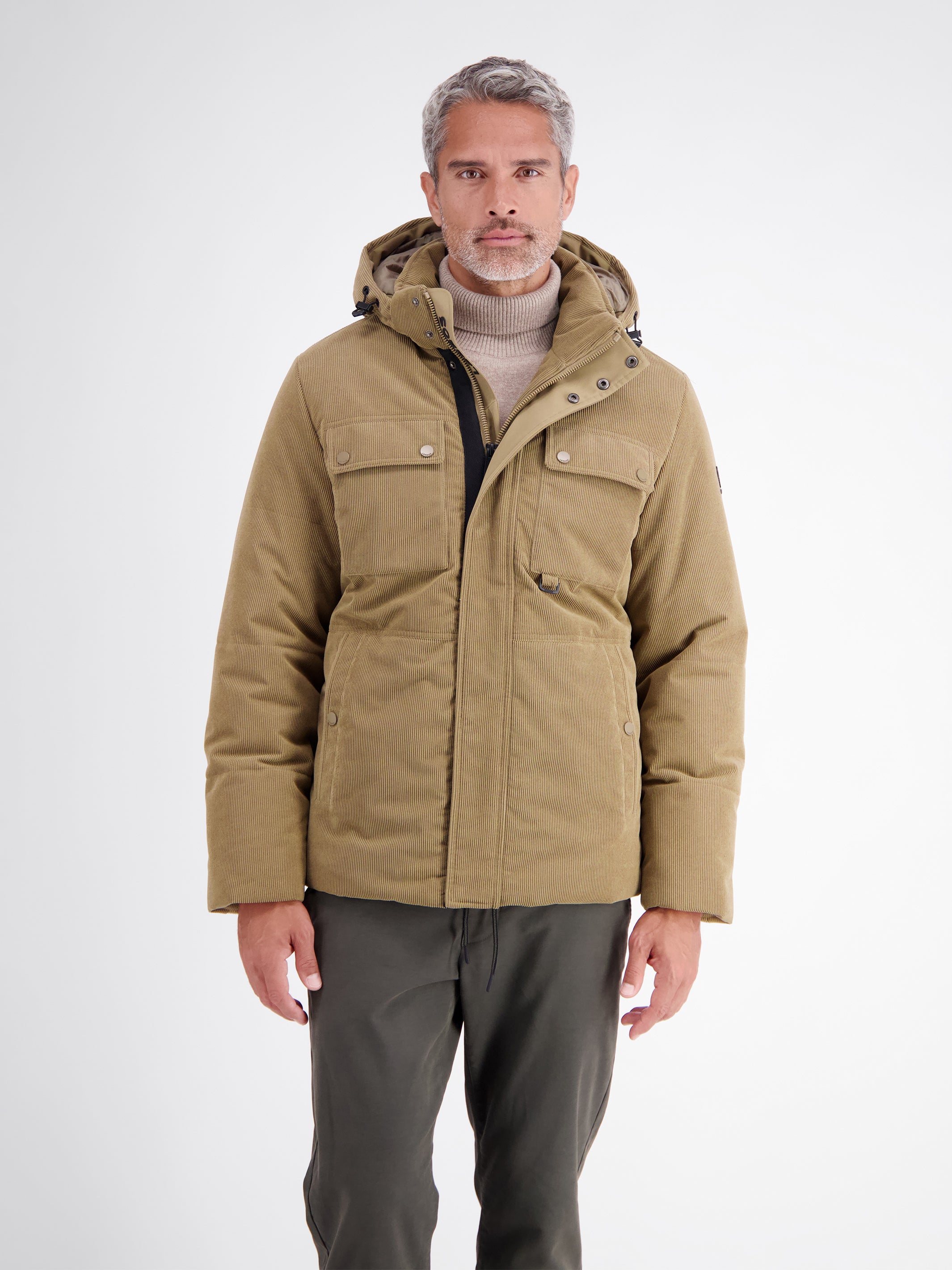Functionele jas van wind- en waterafstotende corduroy stof