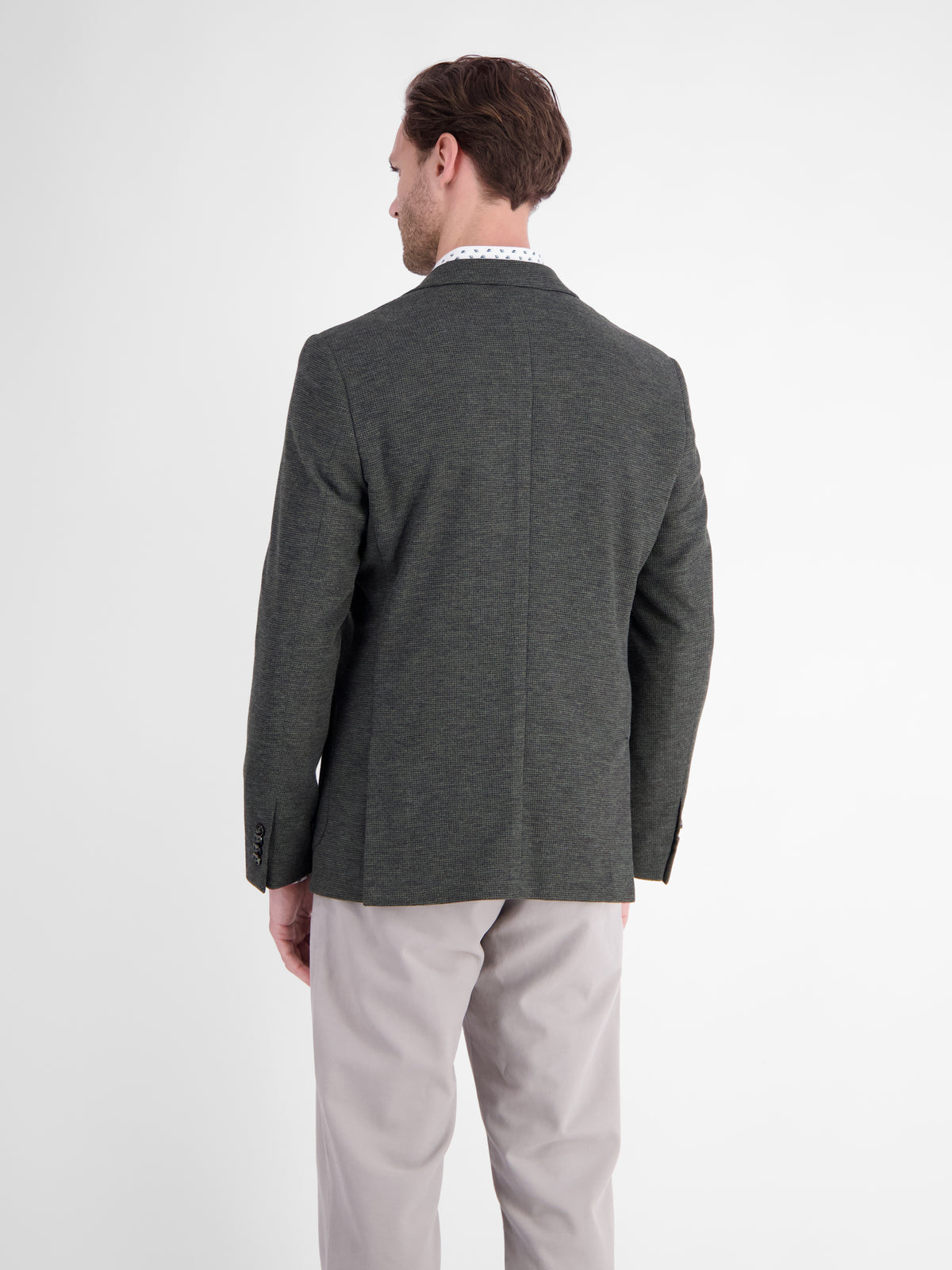 Jacket made from flexible blended fabric for high wearing comfort