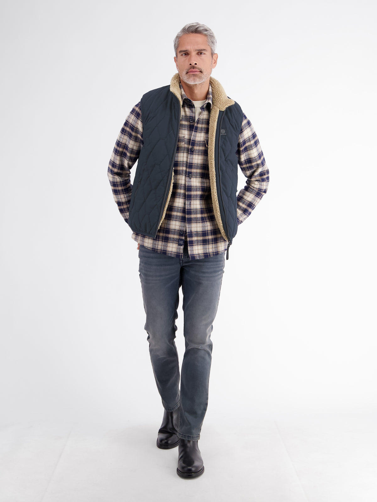 Wende-Weste: 2 Looks, wärmend & wasserabweisend