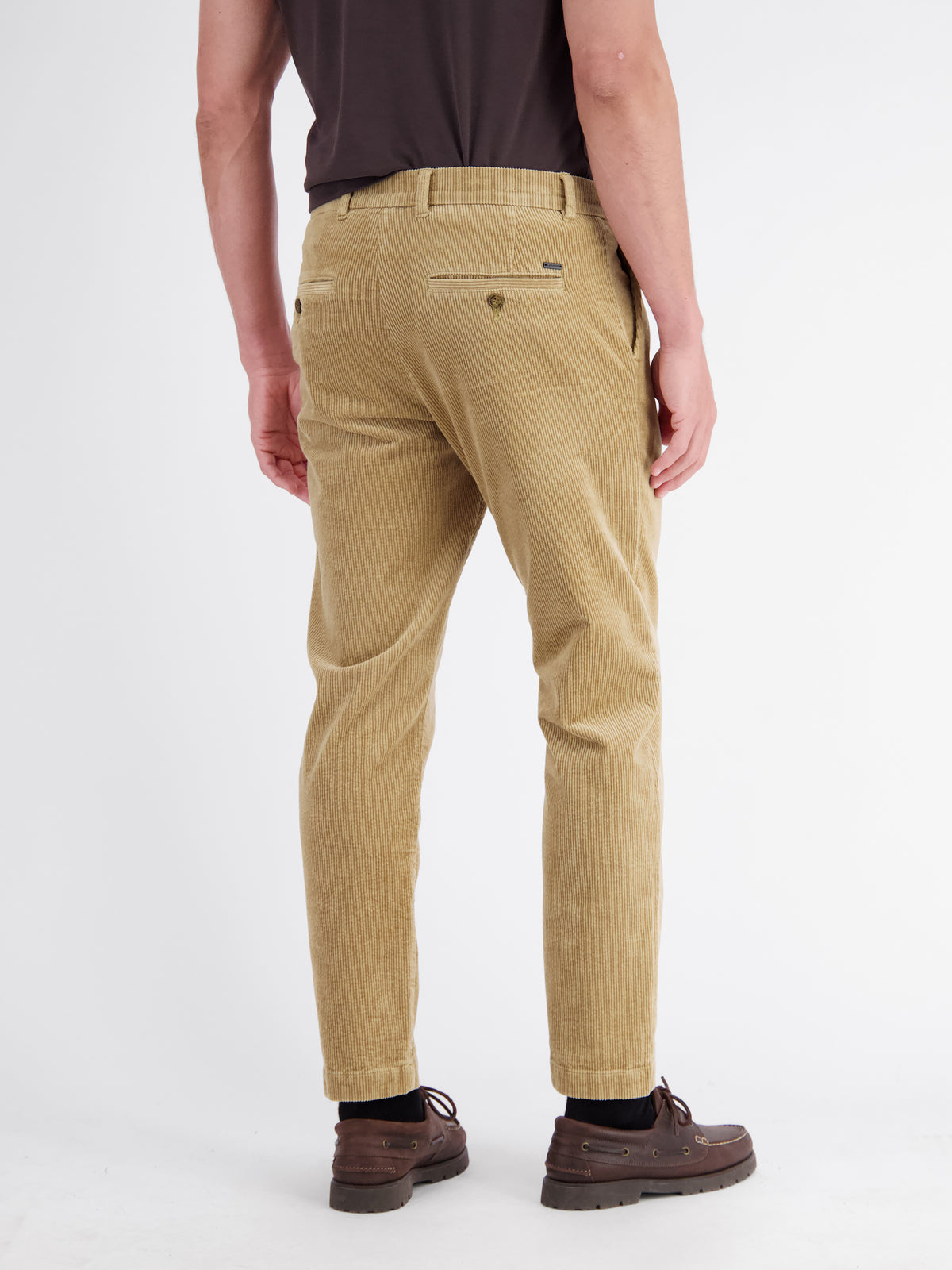 Bequeme und robuste Chino aus flexiblem Cordgewebe