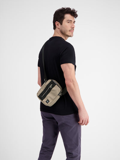 Simple shoulder bag