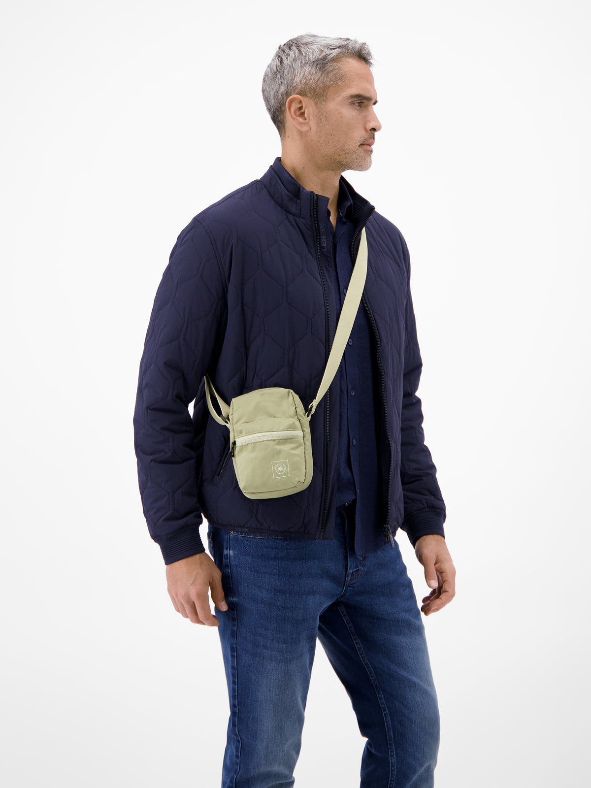 Crossbody Bag in kompakter Größe - Taschen