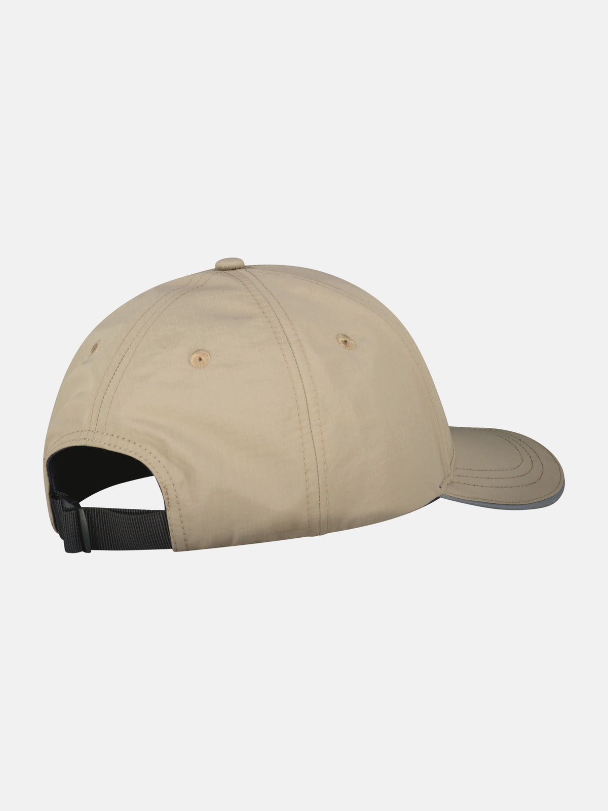 Sporty baseball cap made of durable synthetic fabric
