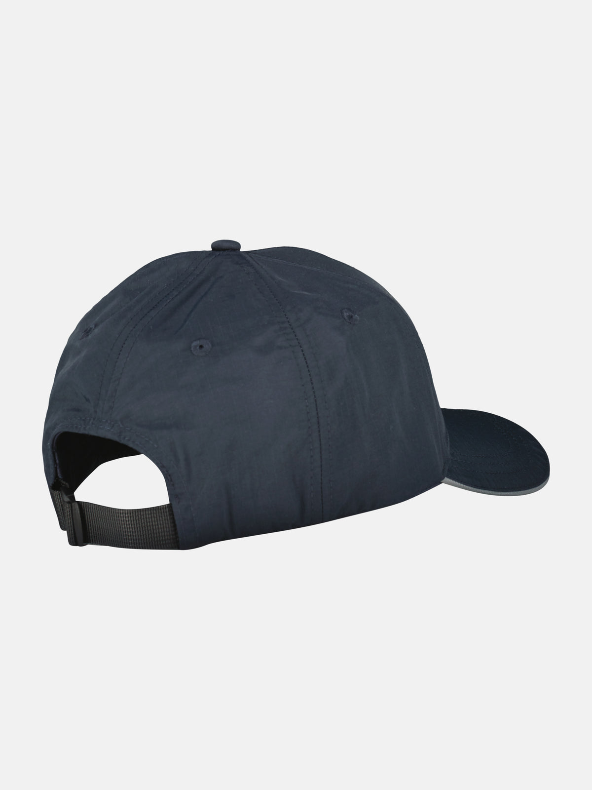 Sporty baseball cap made of durable synthetic fabric