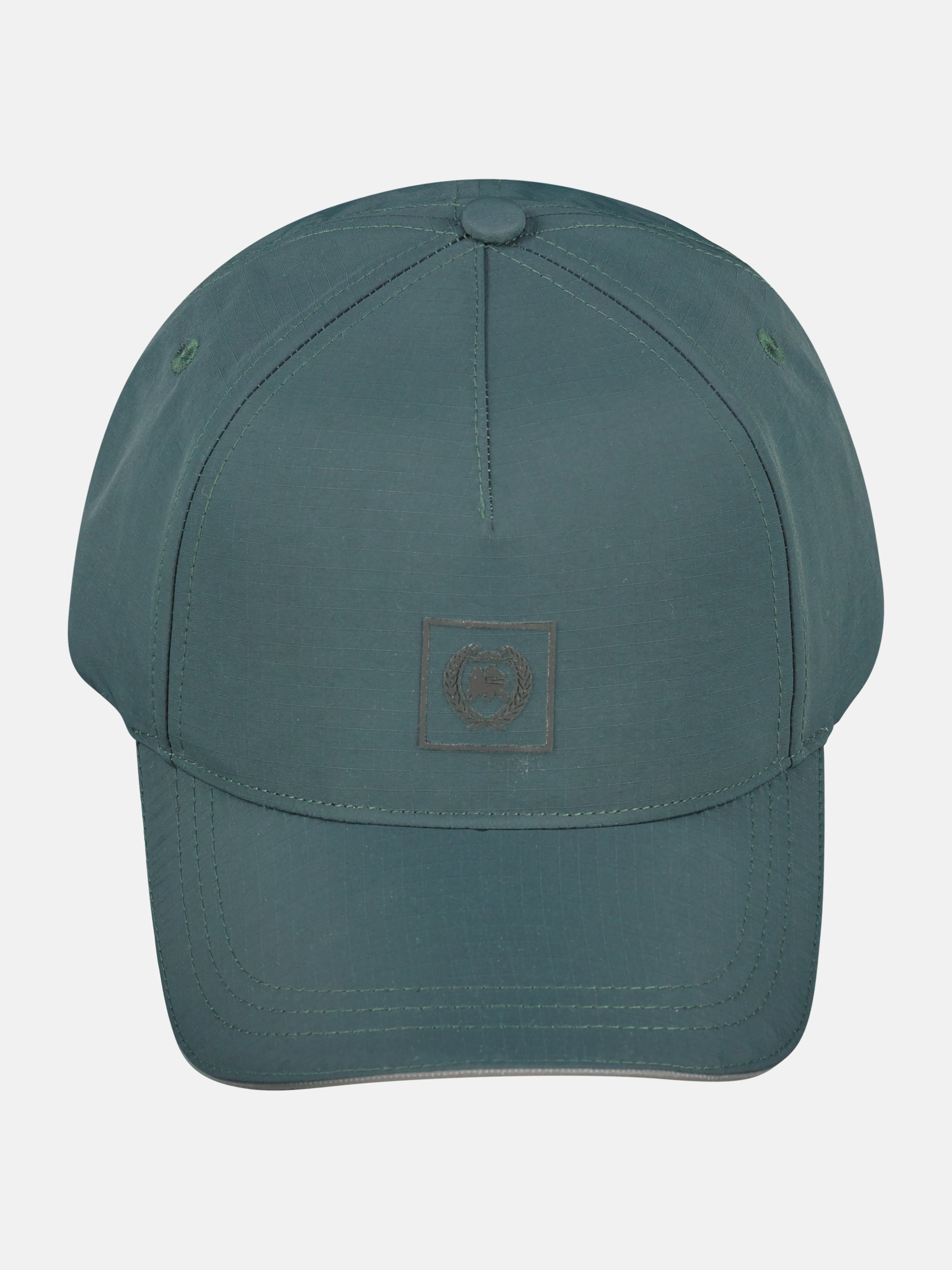Sporty baseball cap made of durable synthetic fabric