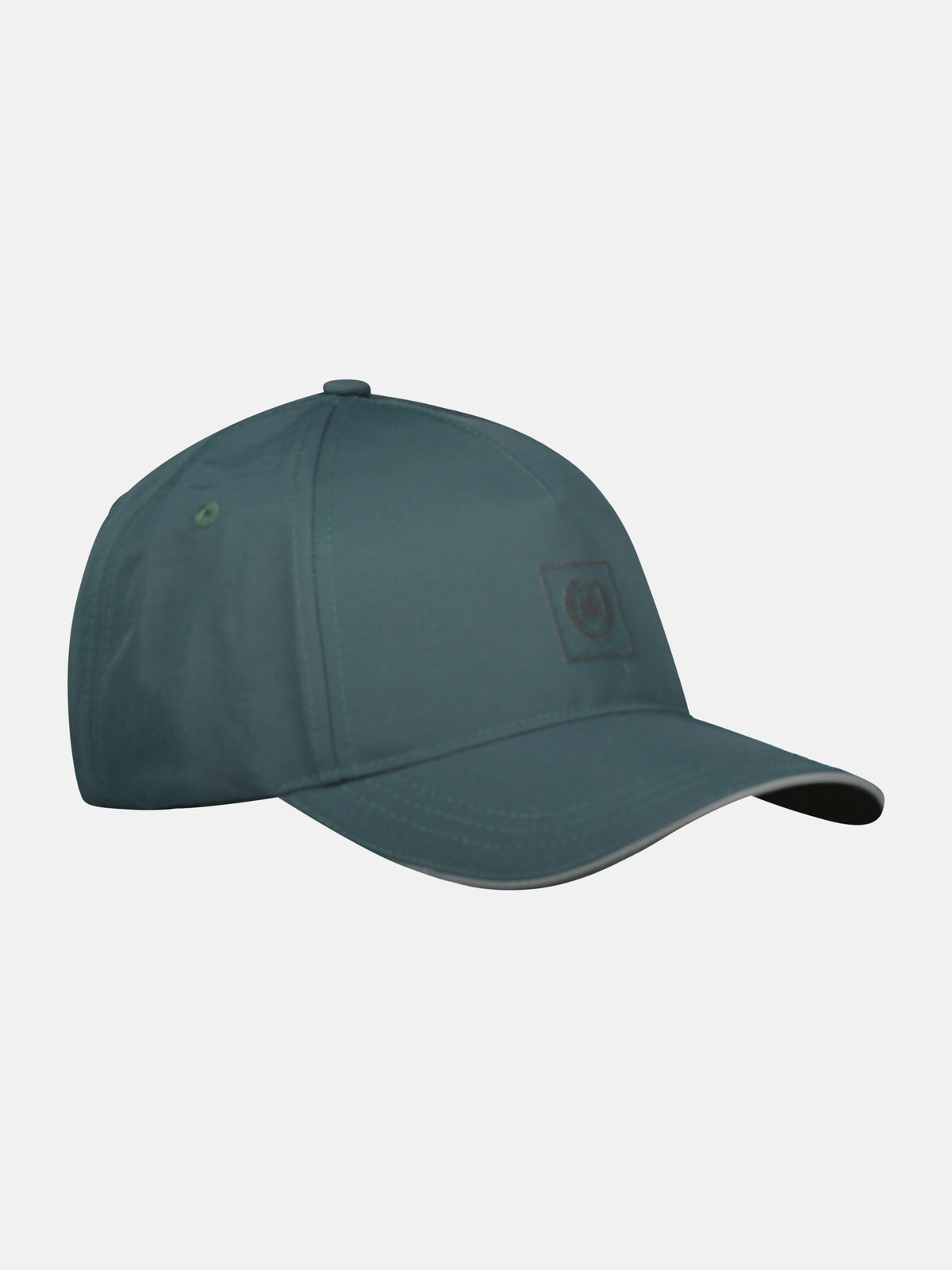 Sporty baseball cap made of durable synthetic fabric