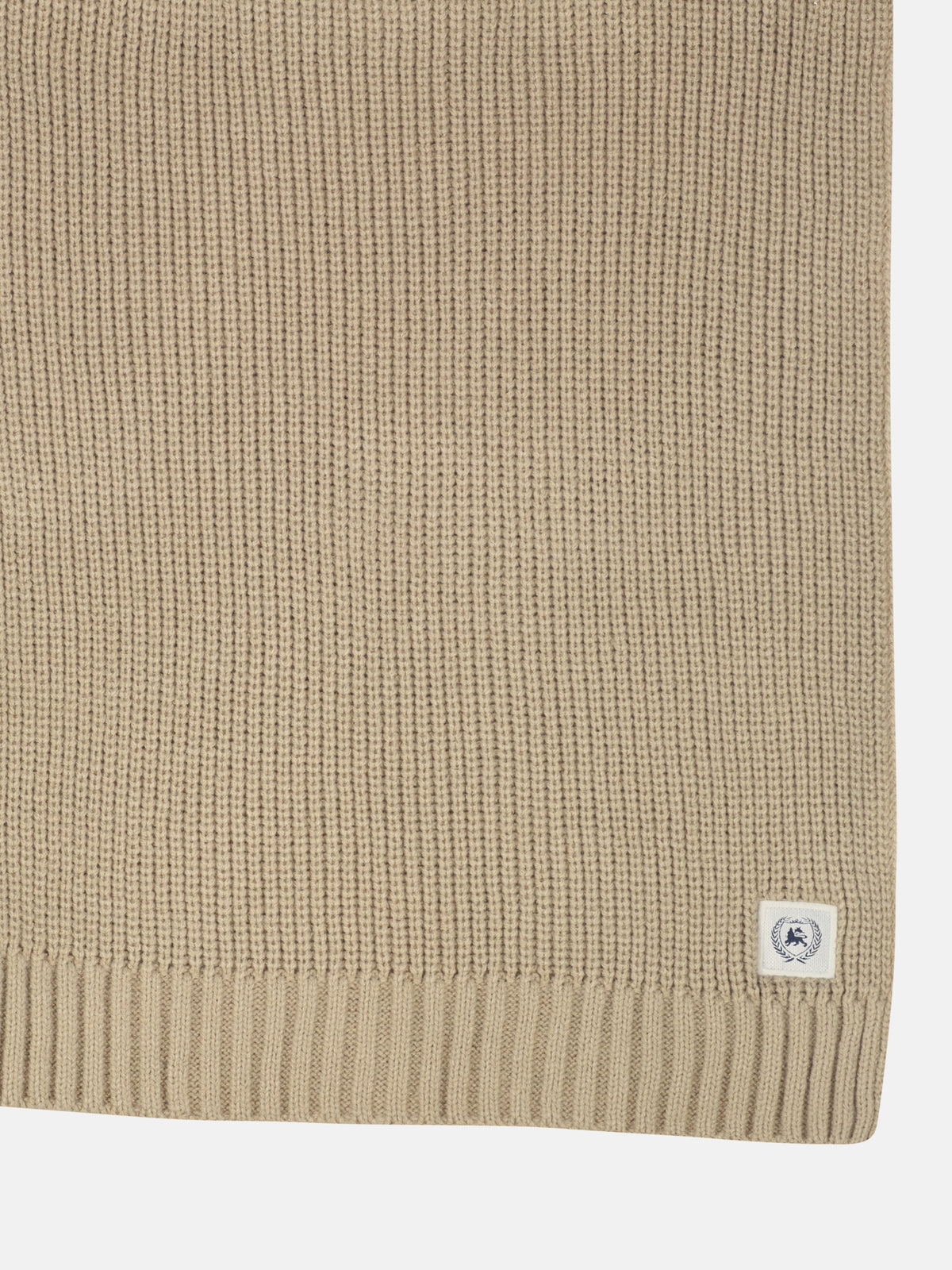 Wärmender Strickschal aus flexiblem, weichem Gewebe