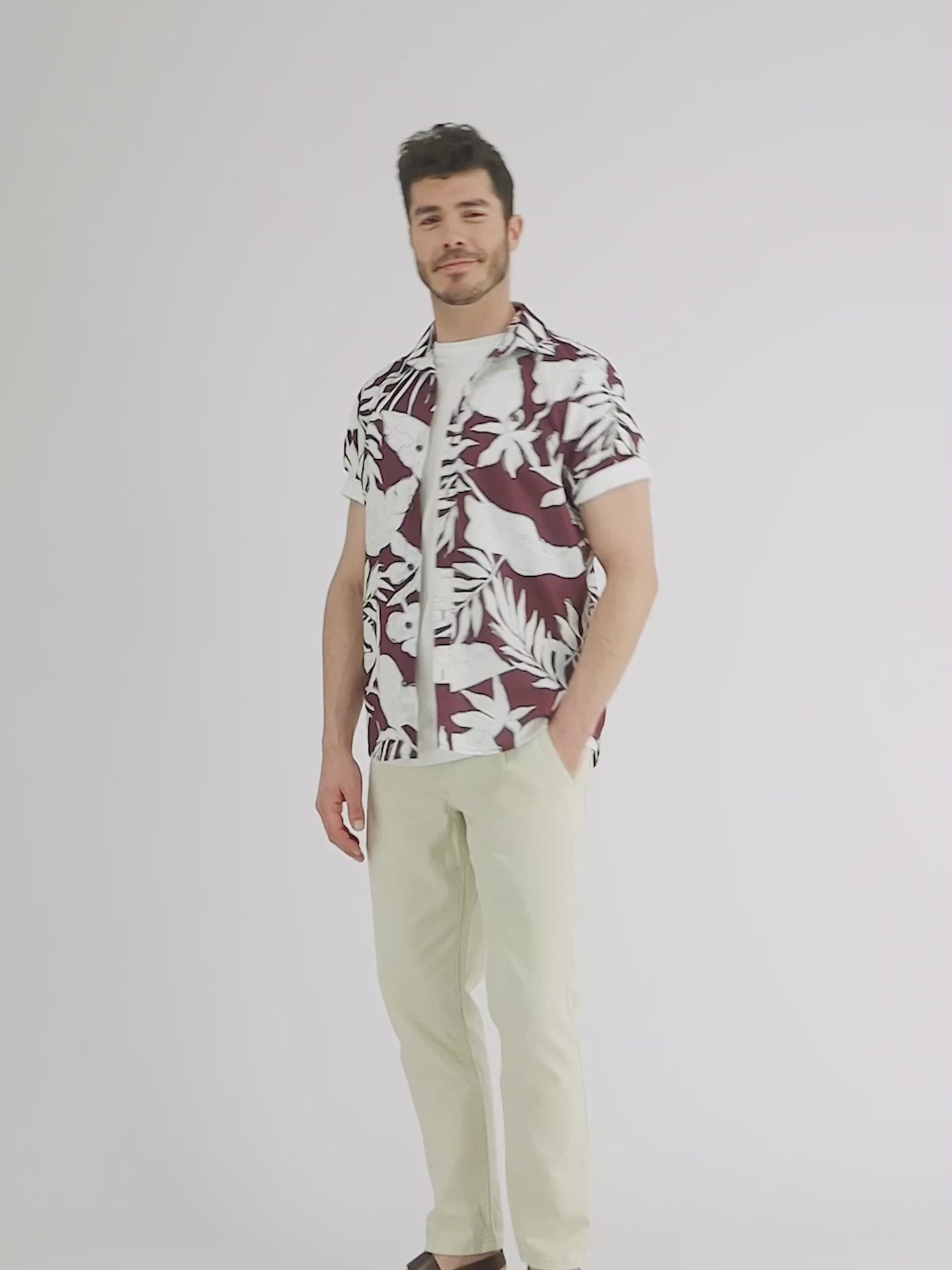 Short-sleeved shirt with a floral print